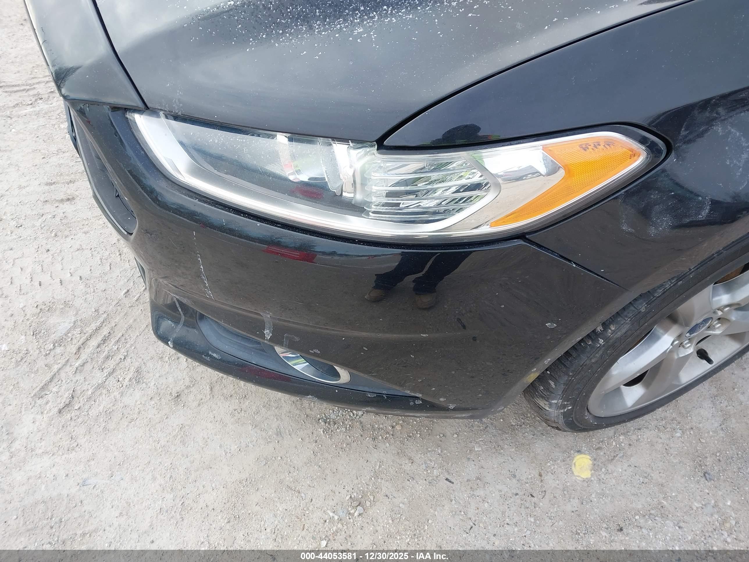 FORD FUSION image 6