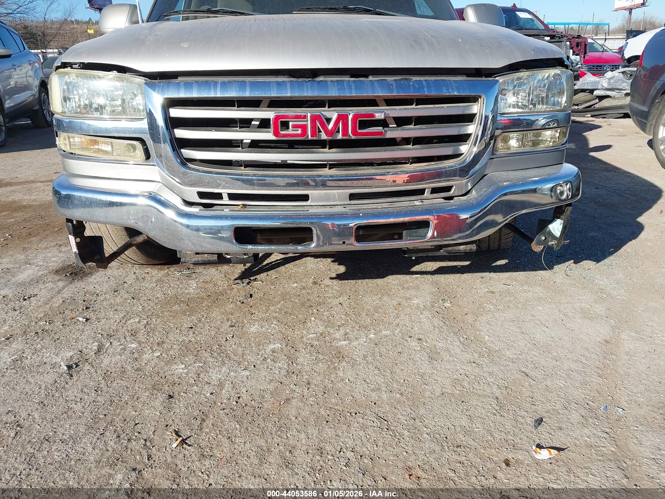 GMC SIERRA image 6