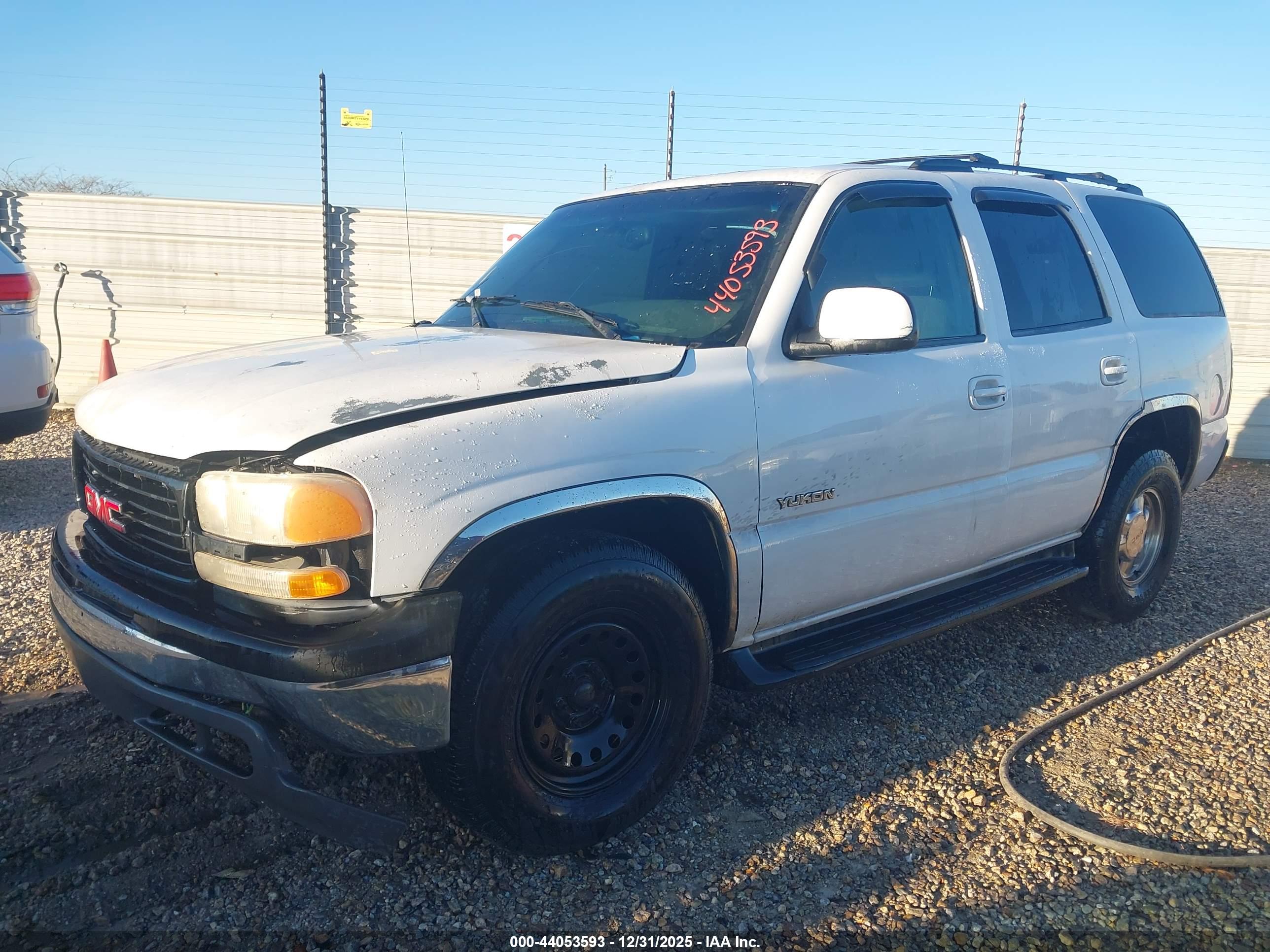GMC YUKON image 2