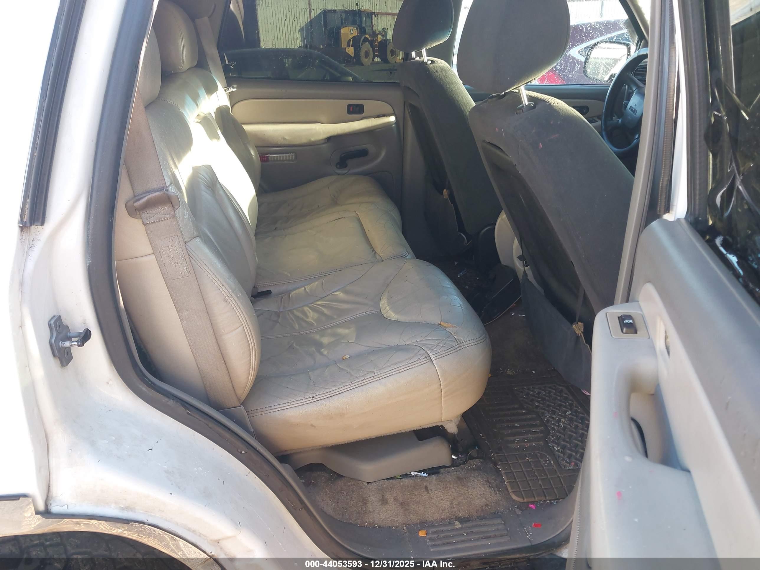 GMC YUKON image 8