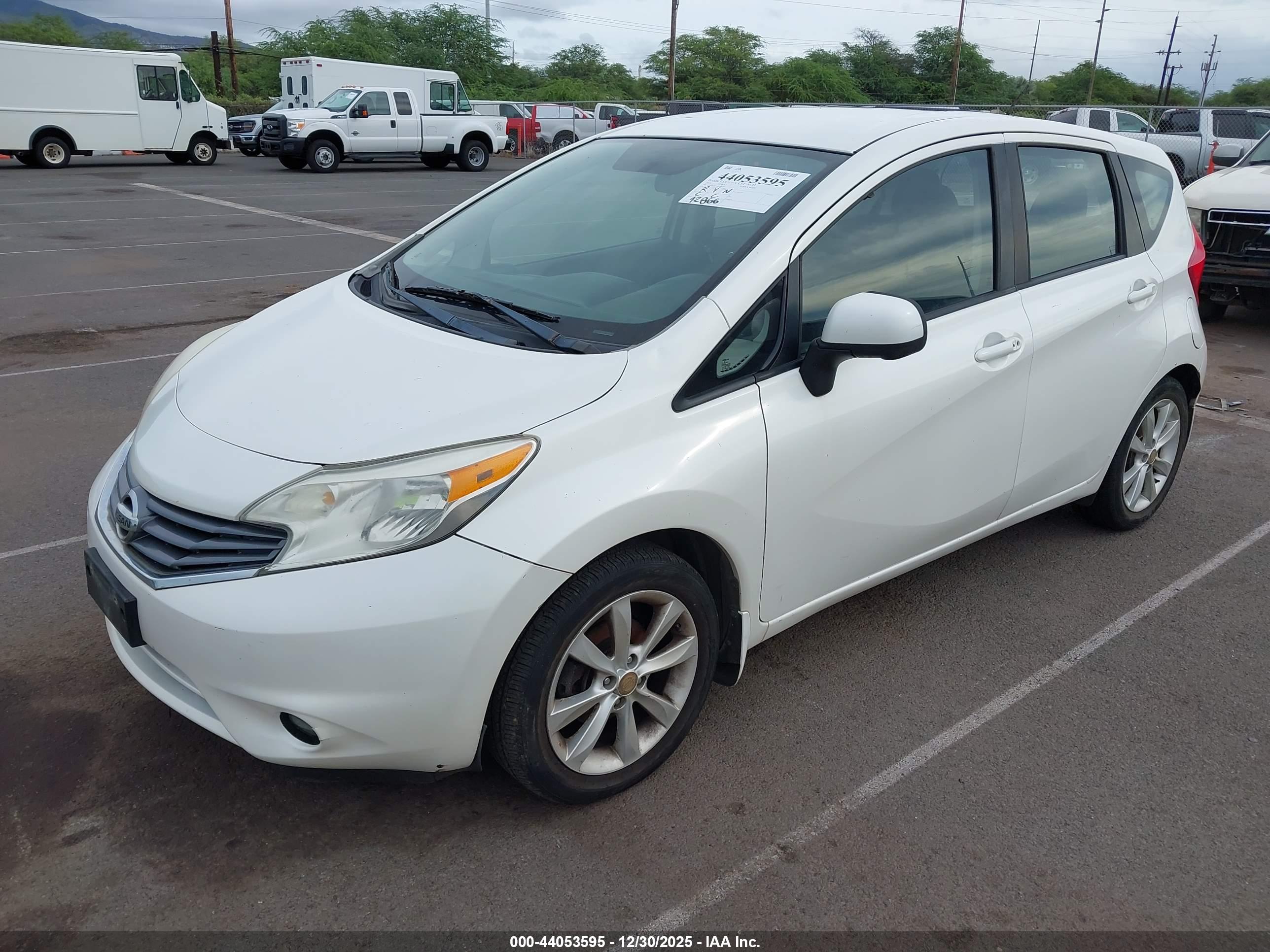 NISSAN VERSA image 2
