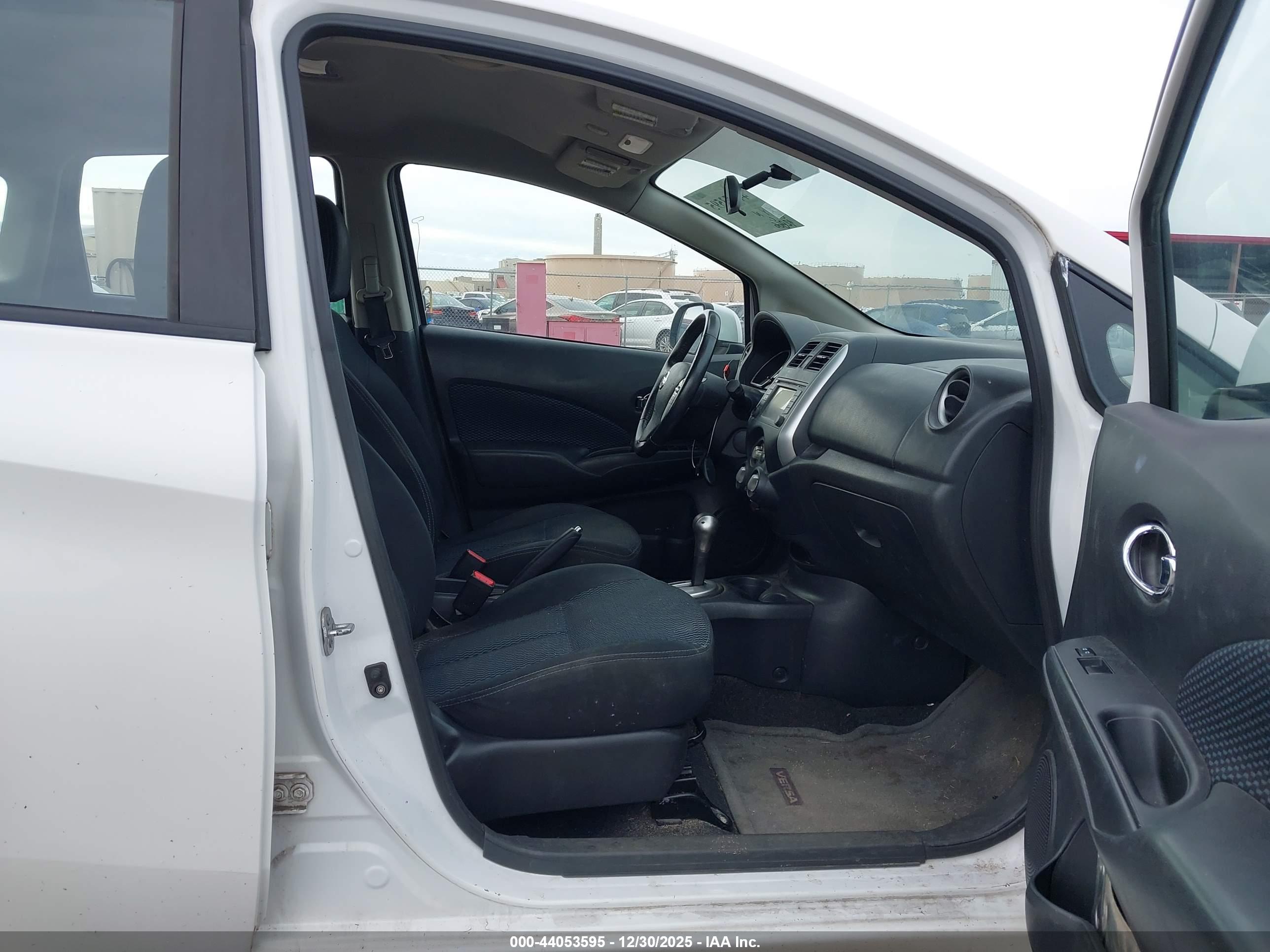 NISSAN VERSA image 5
