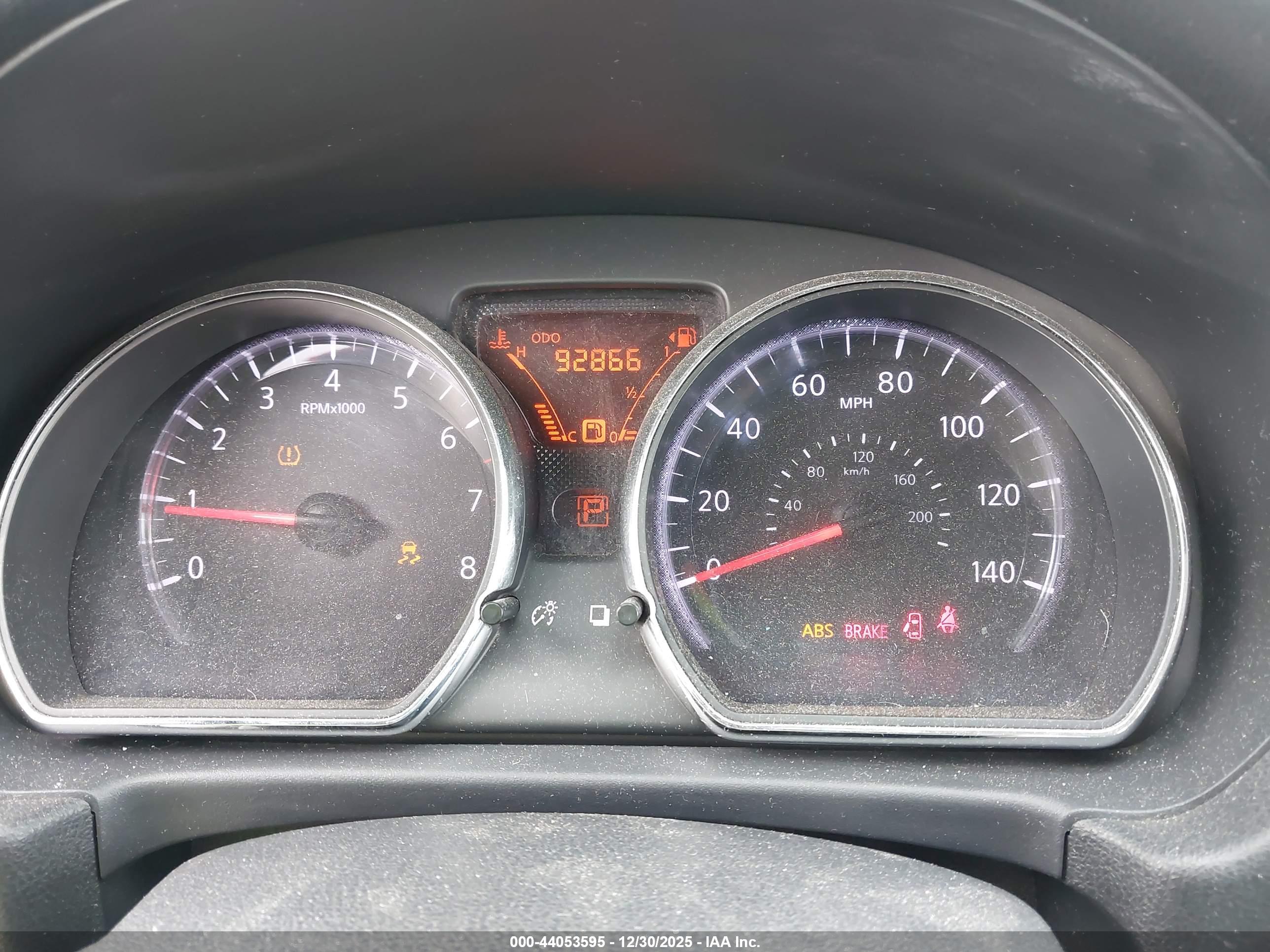 NISSAN VERSA image 7