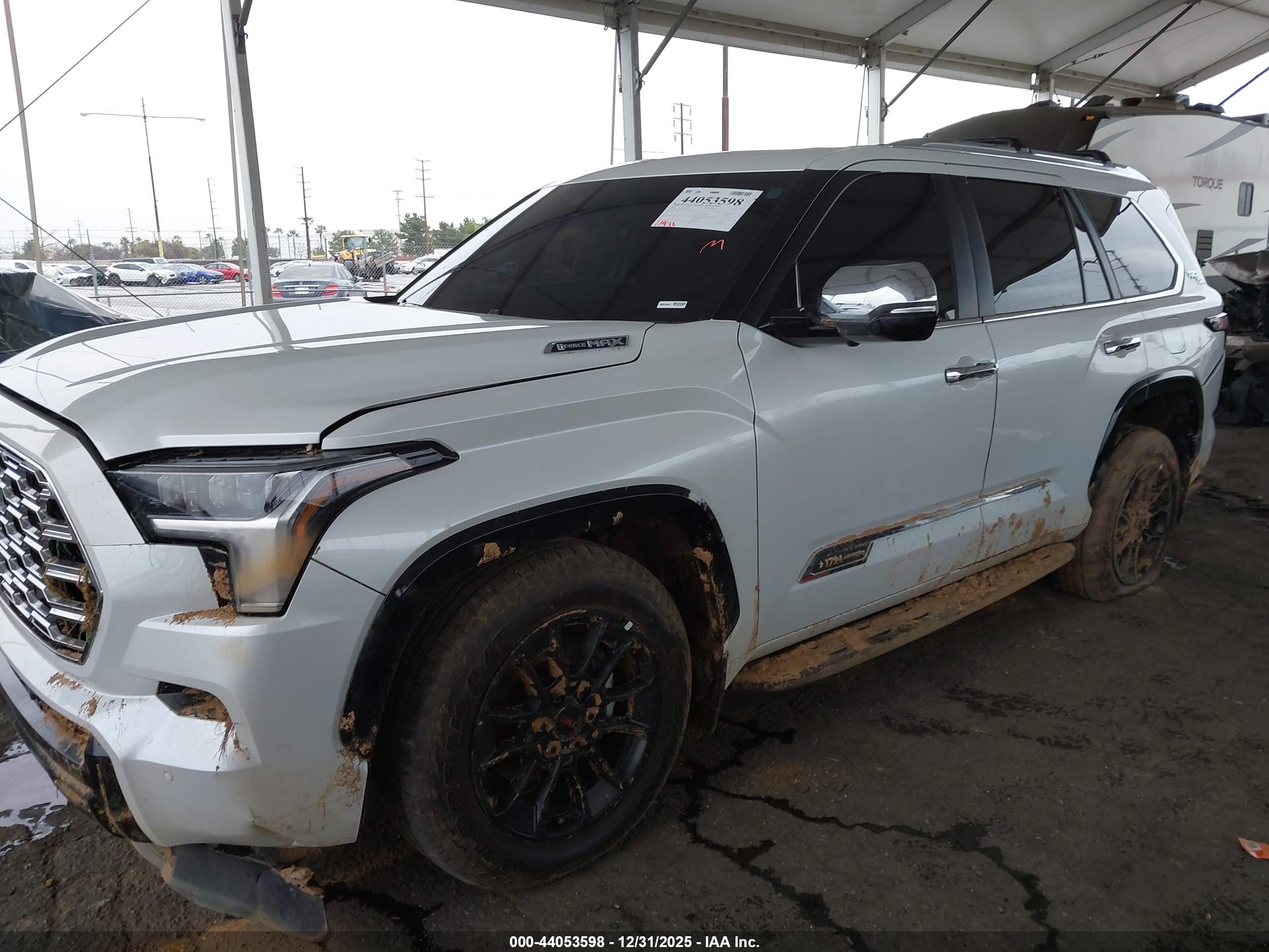 TOYOTA SEQUOIA image 2