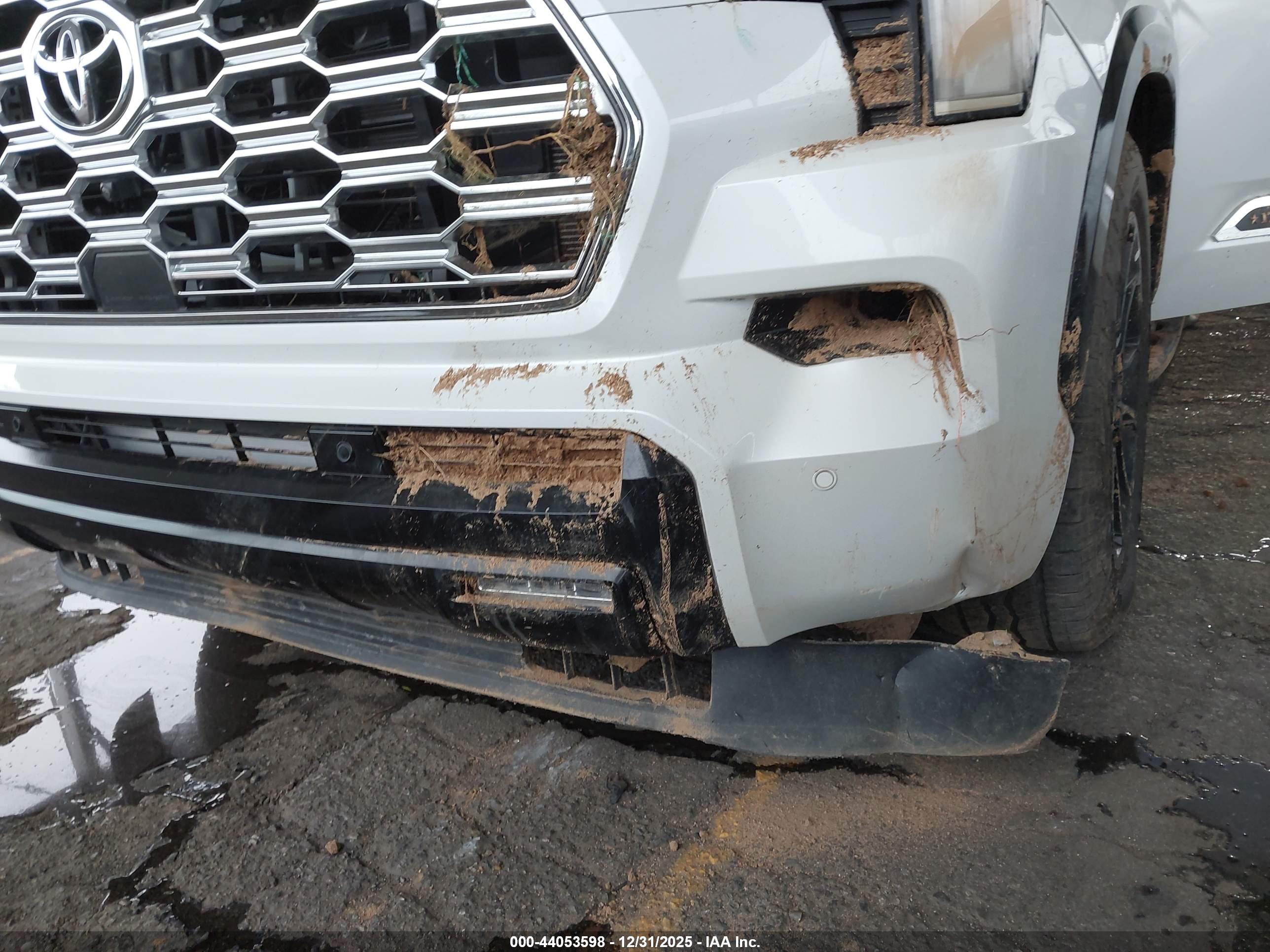 TOYOTA SEQUOIA image 6