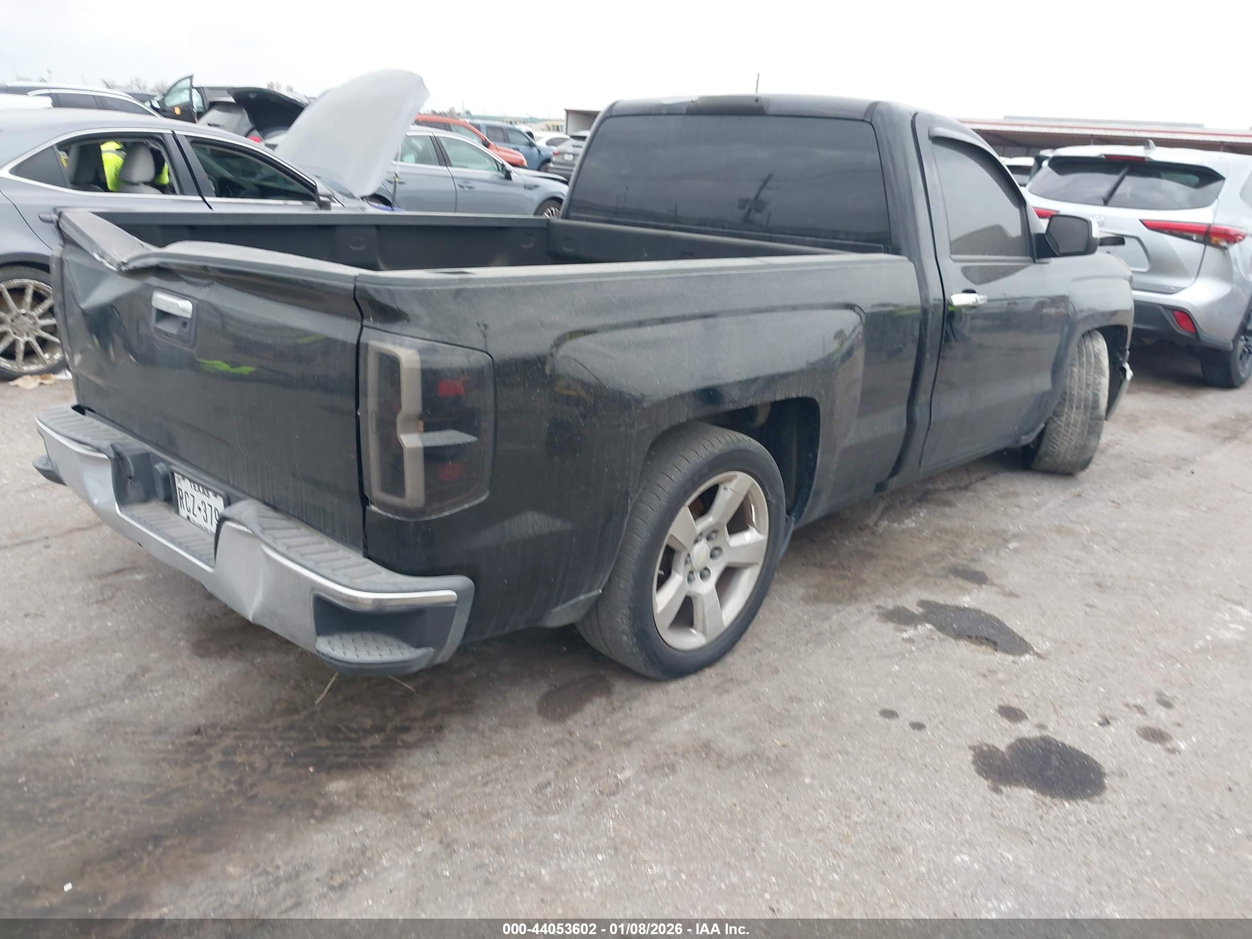 CHEVROLET SILVERADO image 4