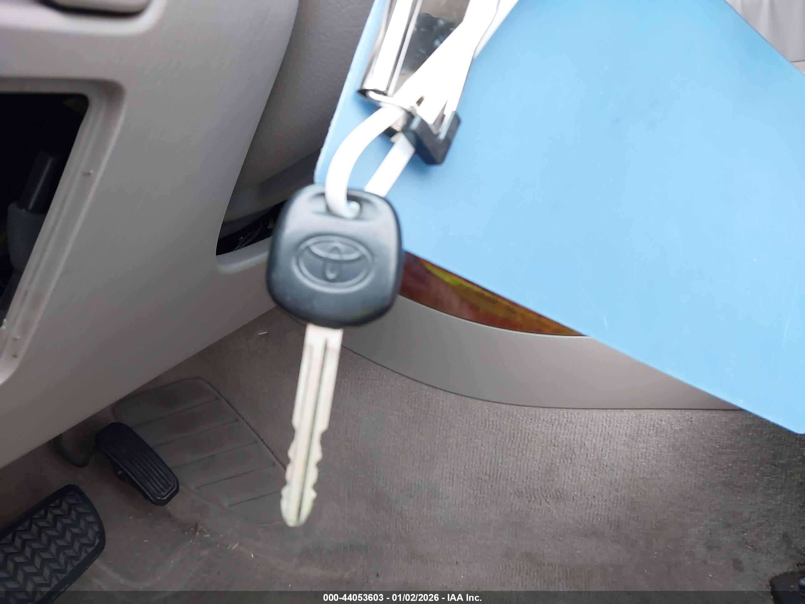 TOYOTA CAMRY image 11