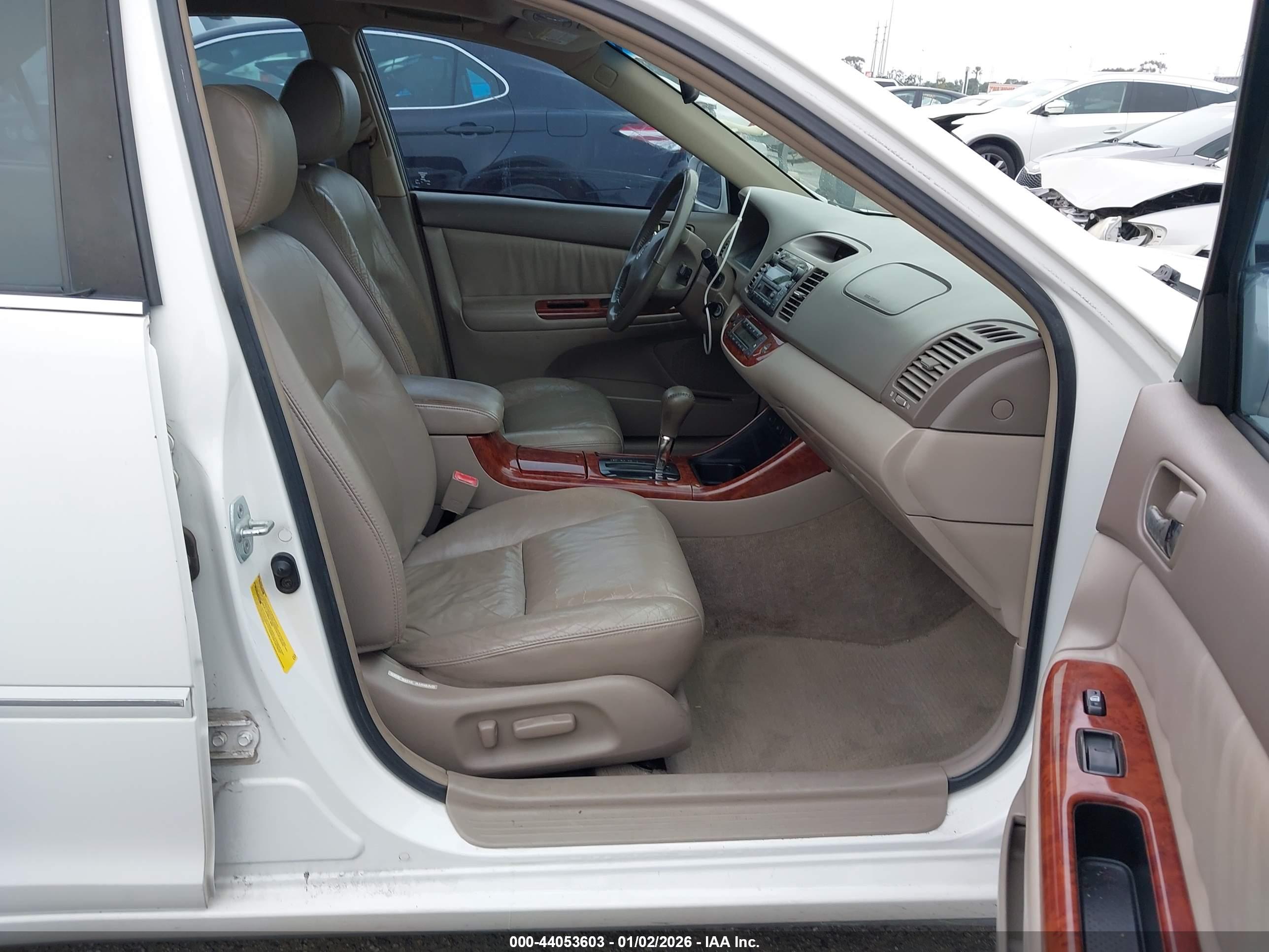 TOYOTA CAMRY image 5