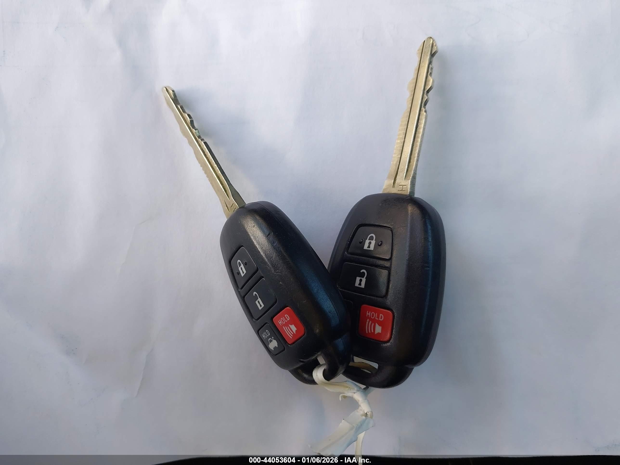 TOYOTA CAMRY image 11