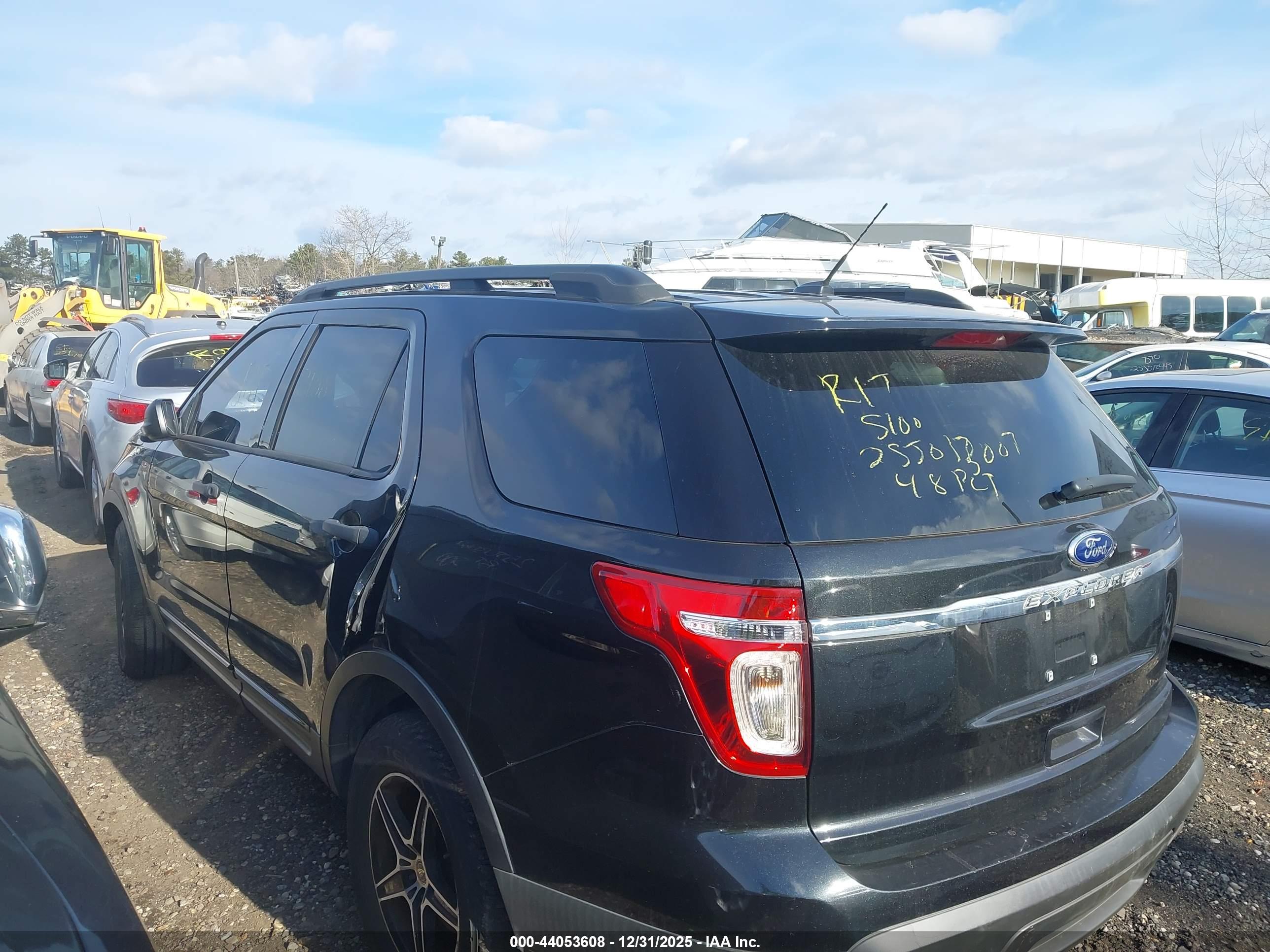 FORD EXPLORER image 3
