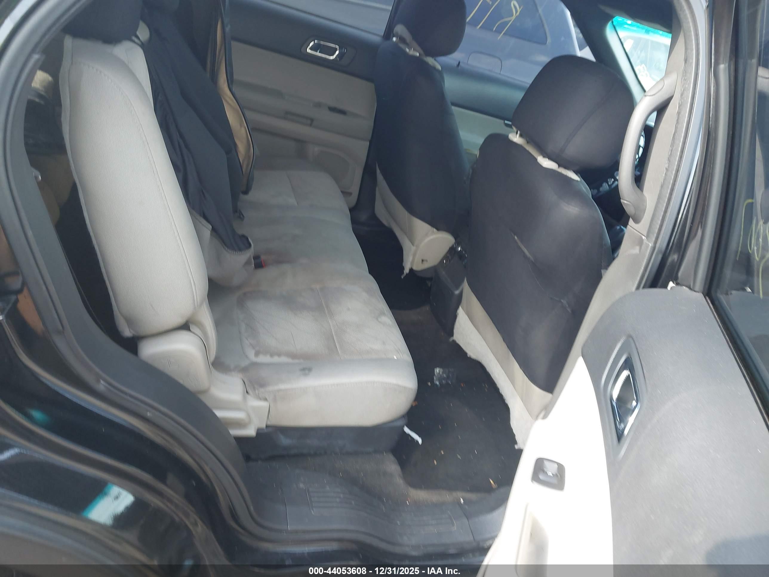 FORD EXPLORER image 8