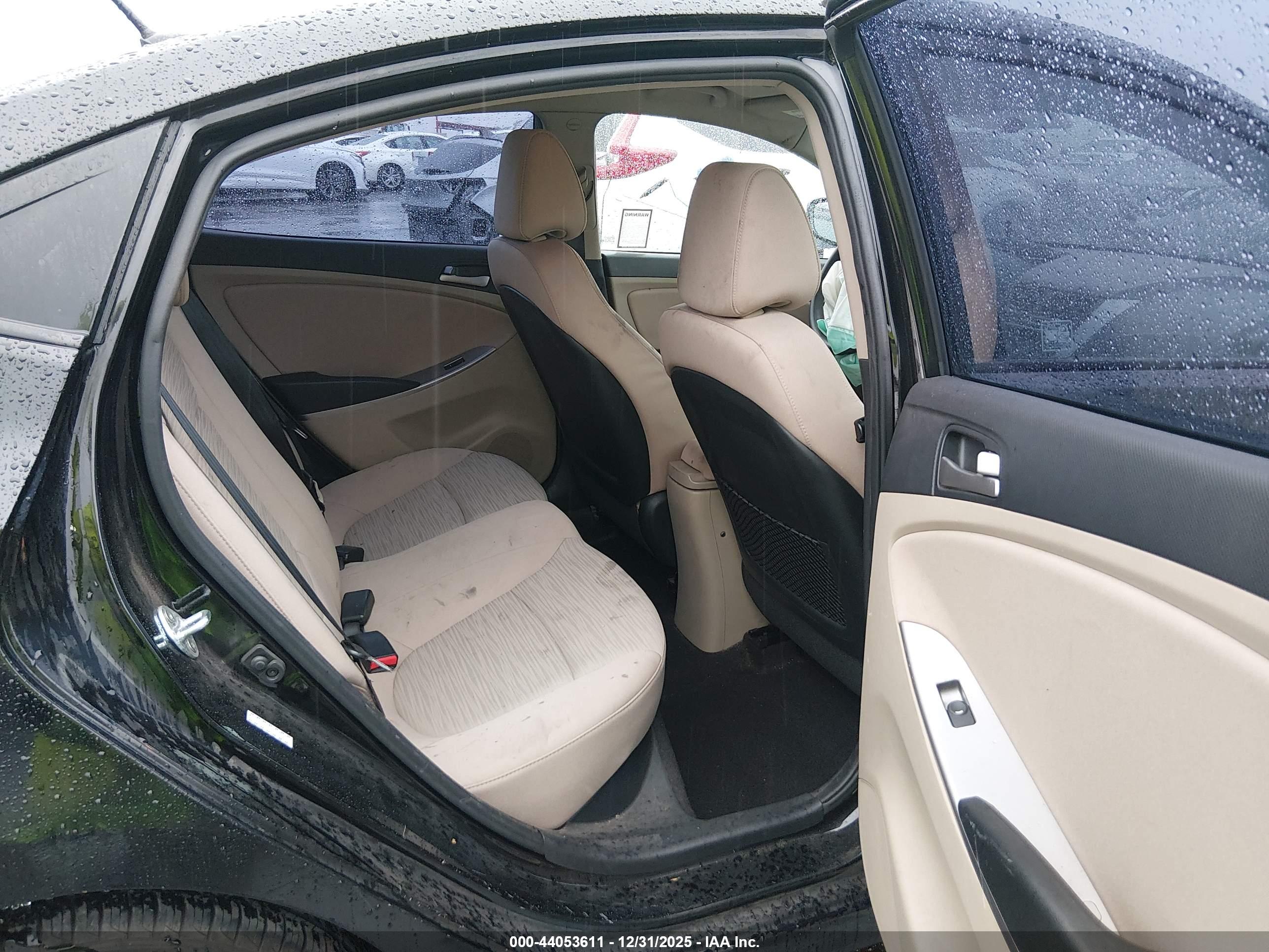 HYUNDAI ACCENT image 8