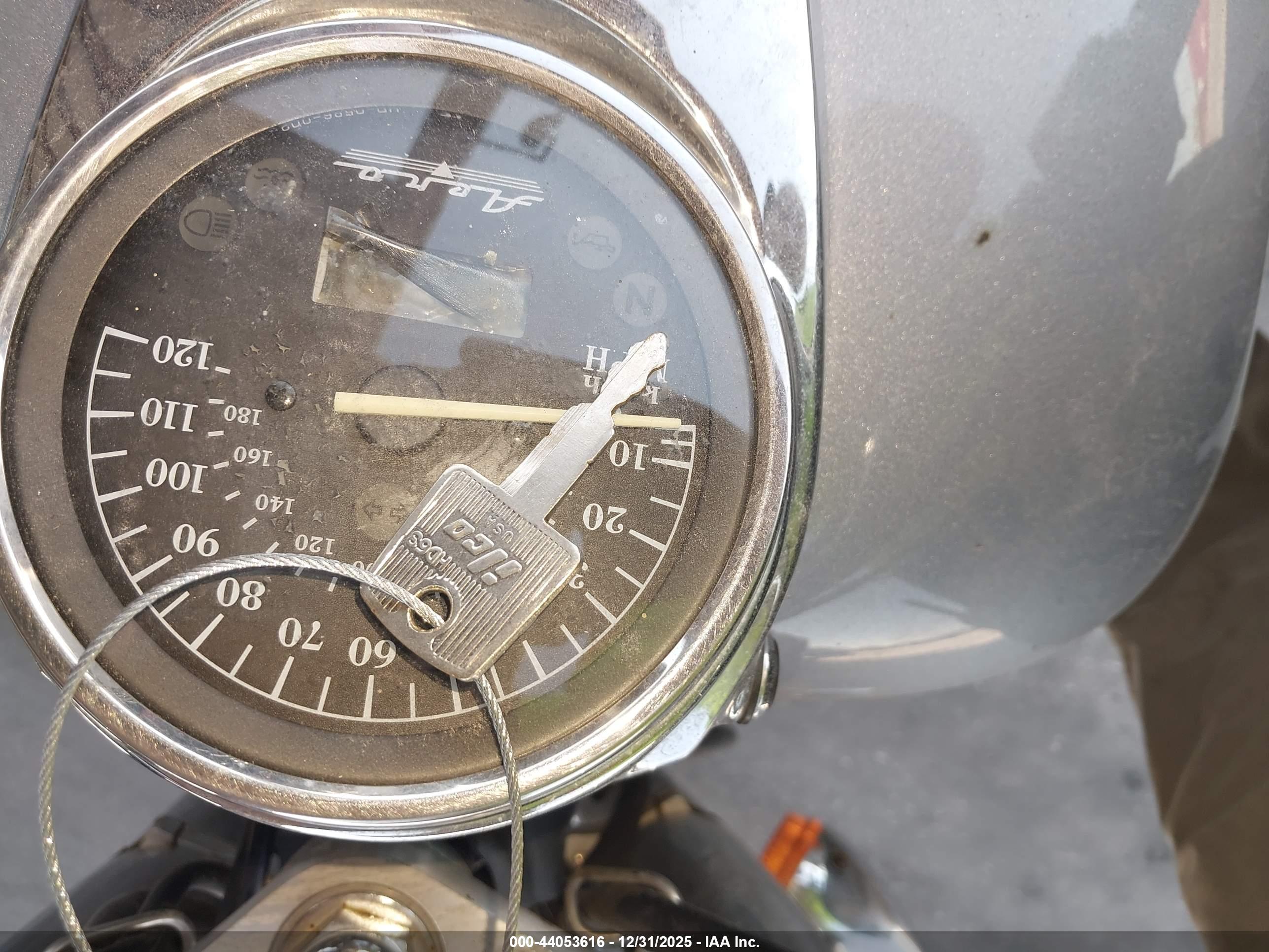 HONDA VT750 image 11