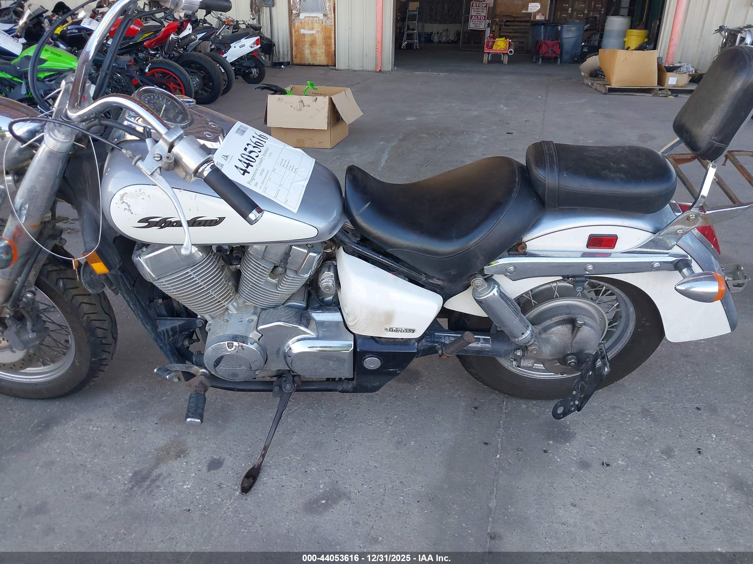 HONDA VT750 image 9