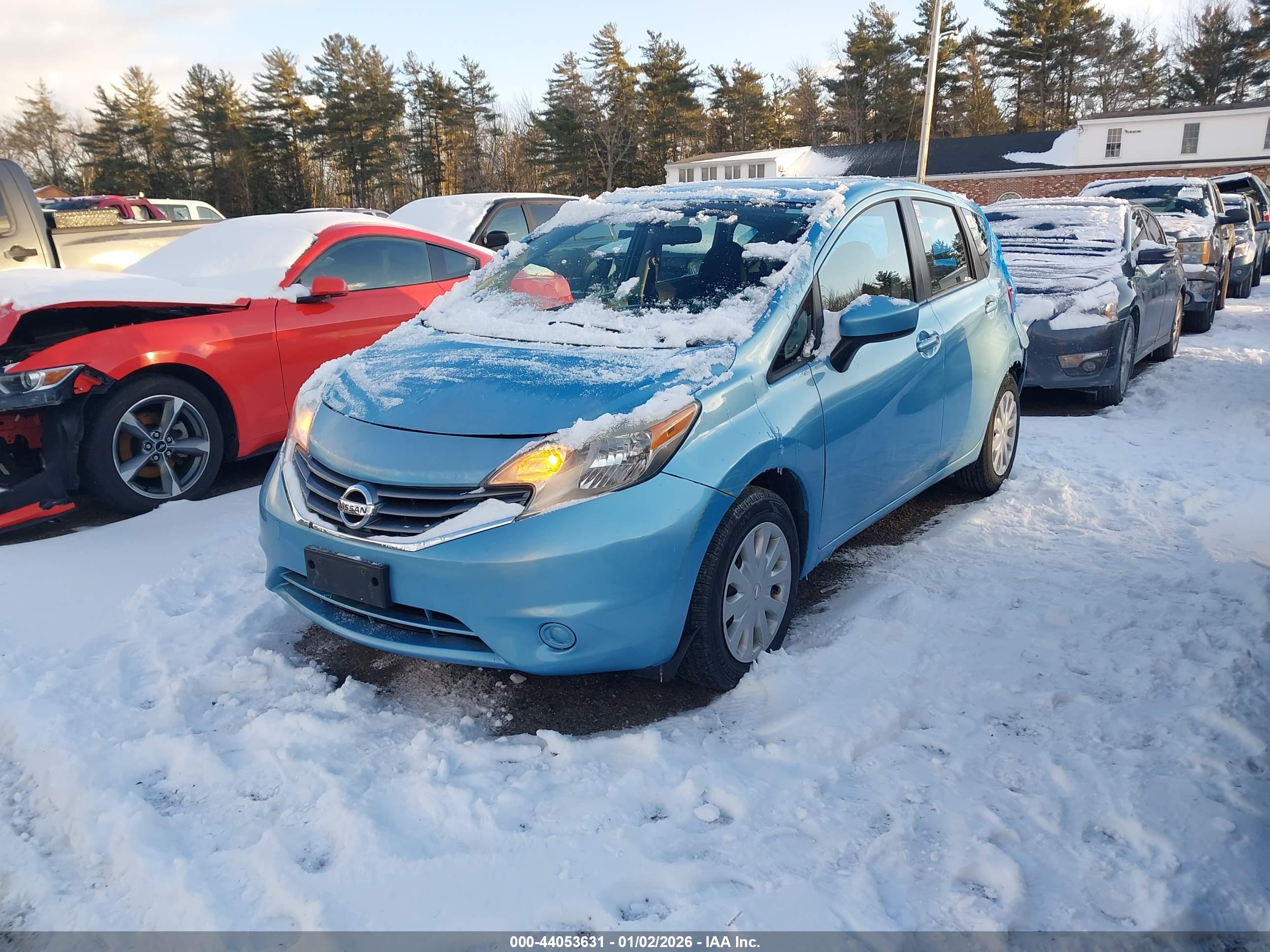NISSAN VERSA image 2