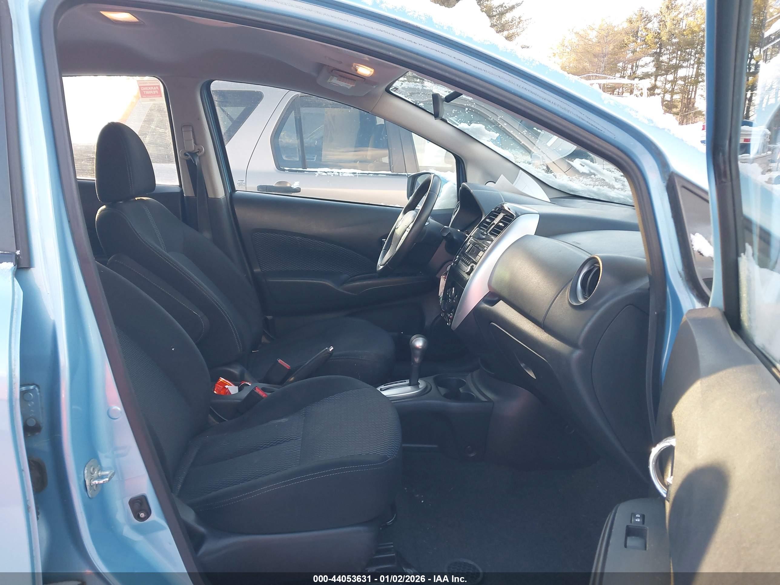 NISSAN VERSA image 5