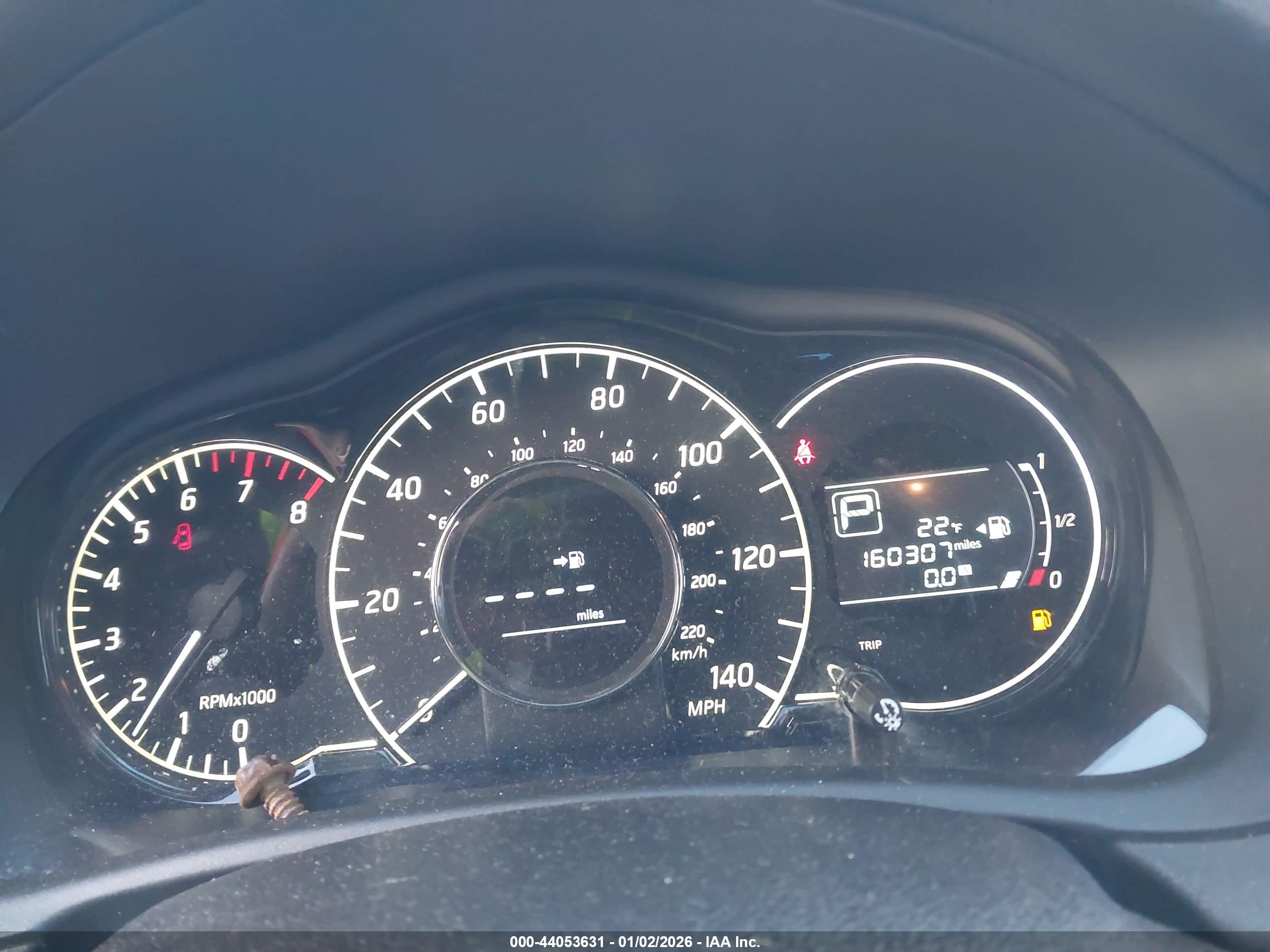 NISSAN VERSA image 7
