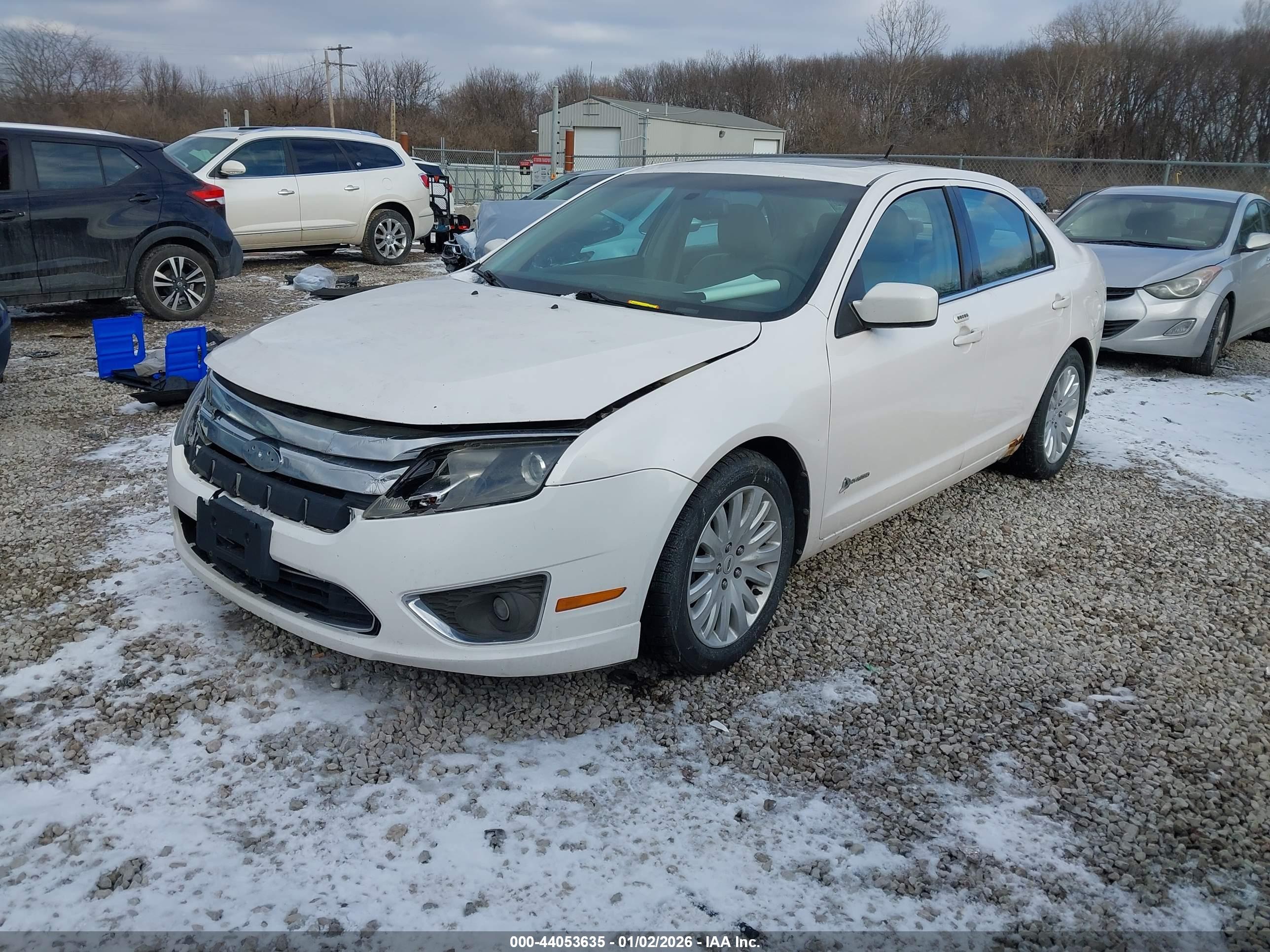 FORD FUSION image 2