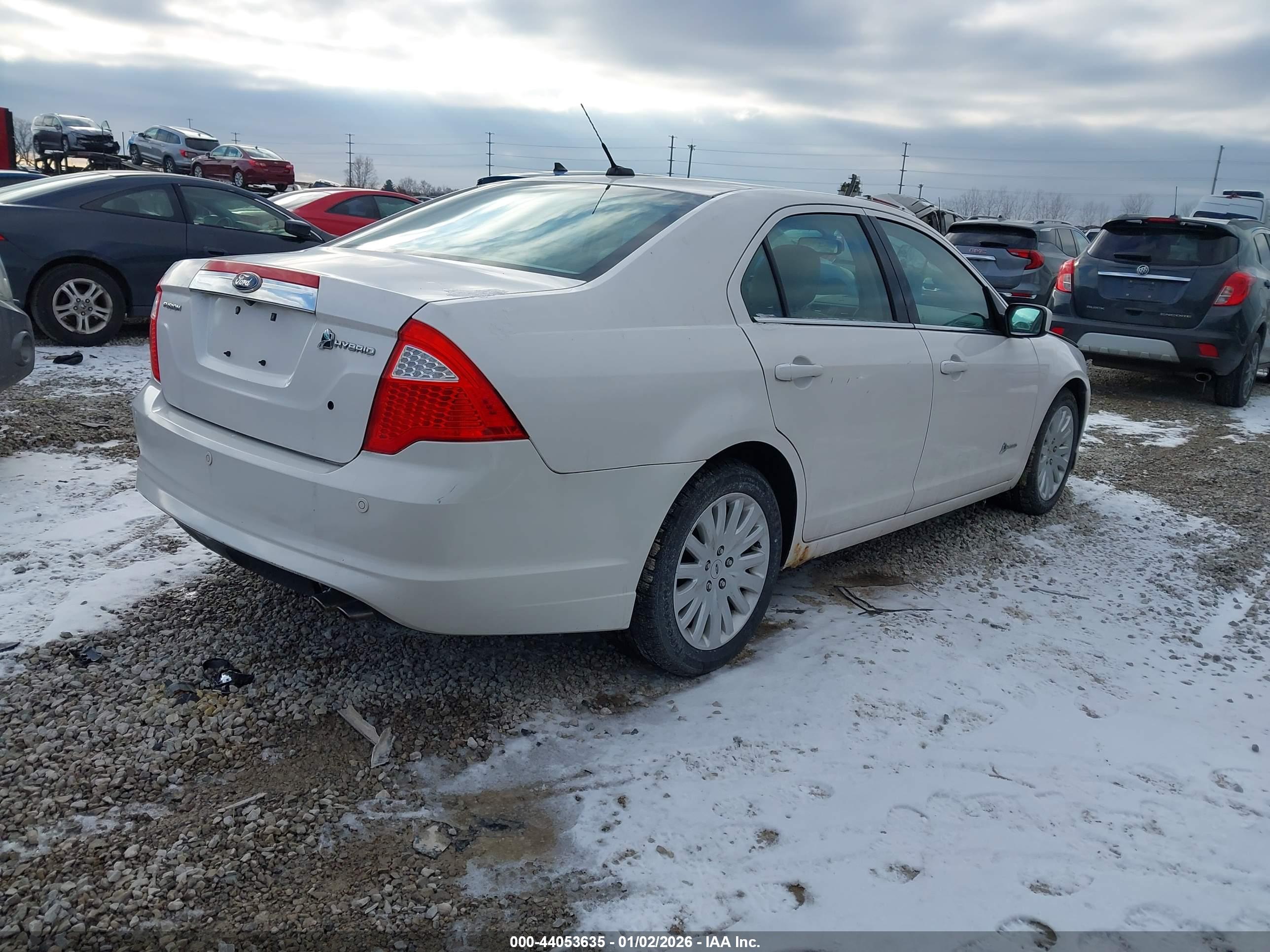 FORD FUSION image 4