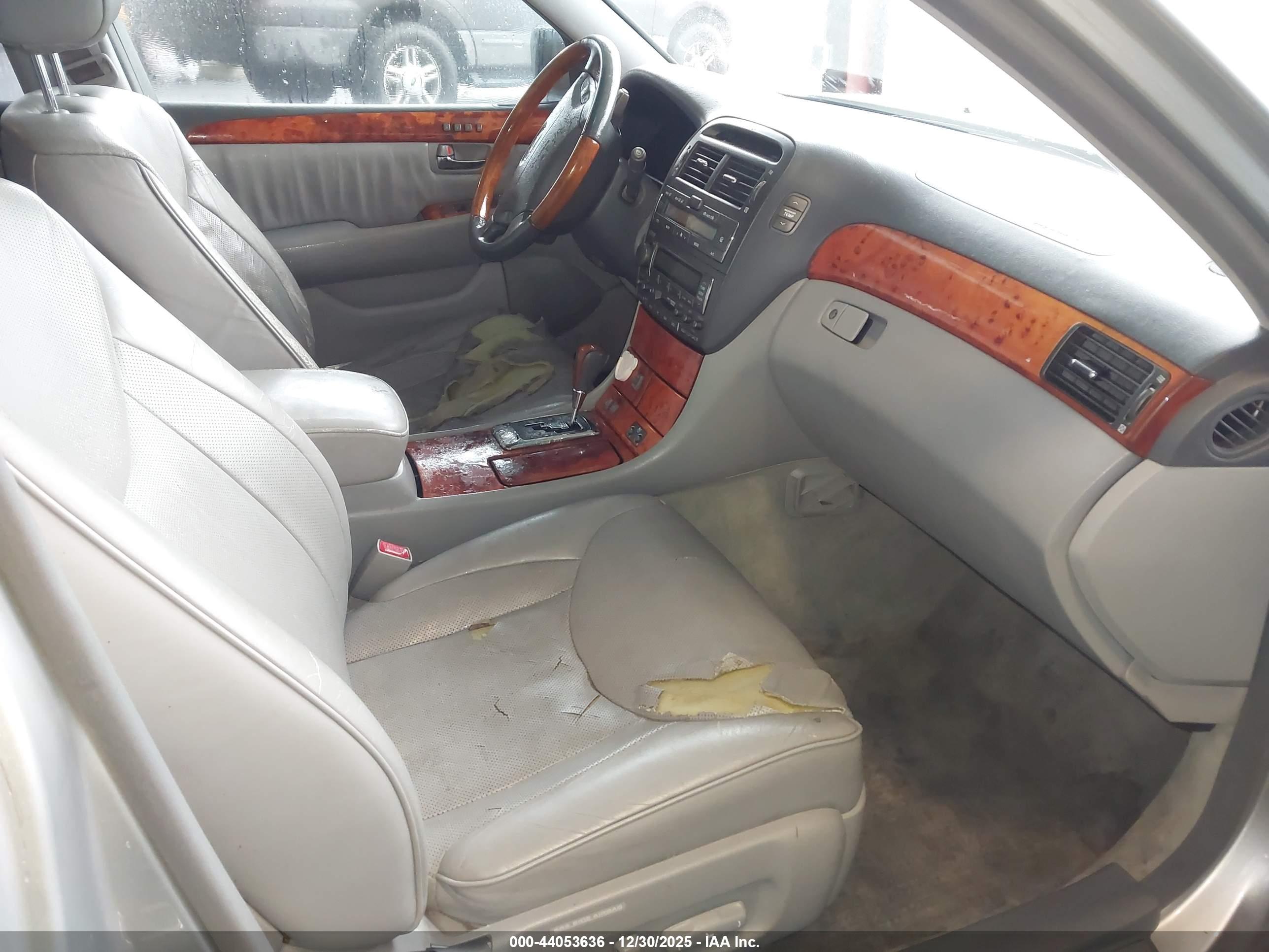 LEXUS LS image 5