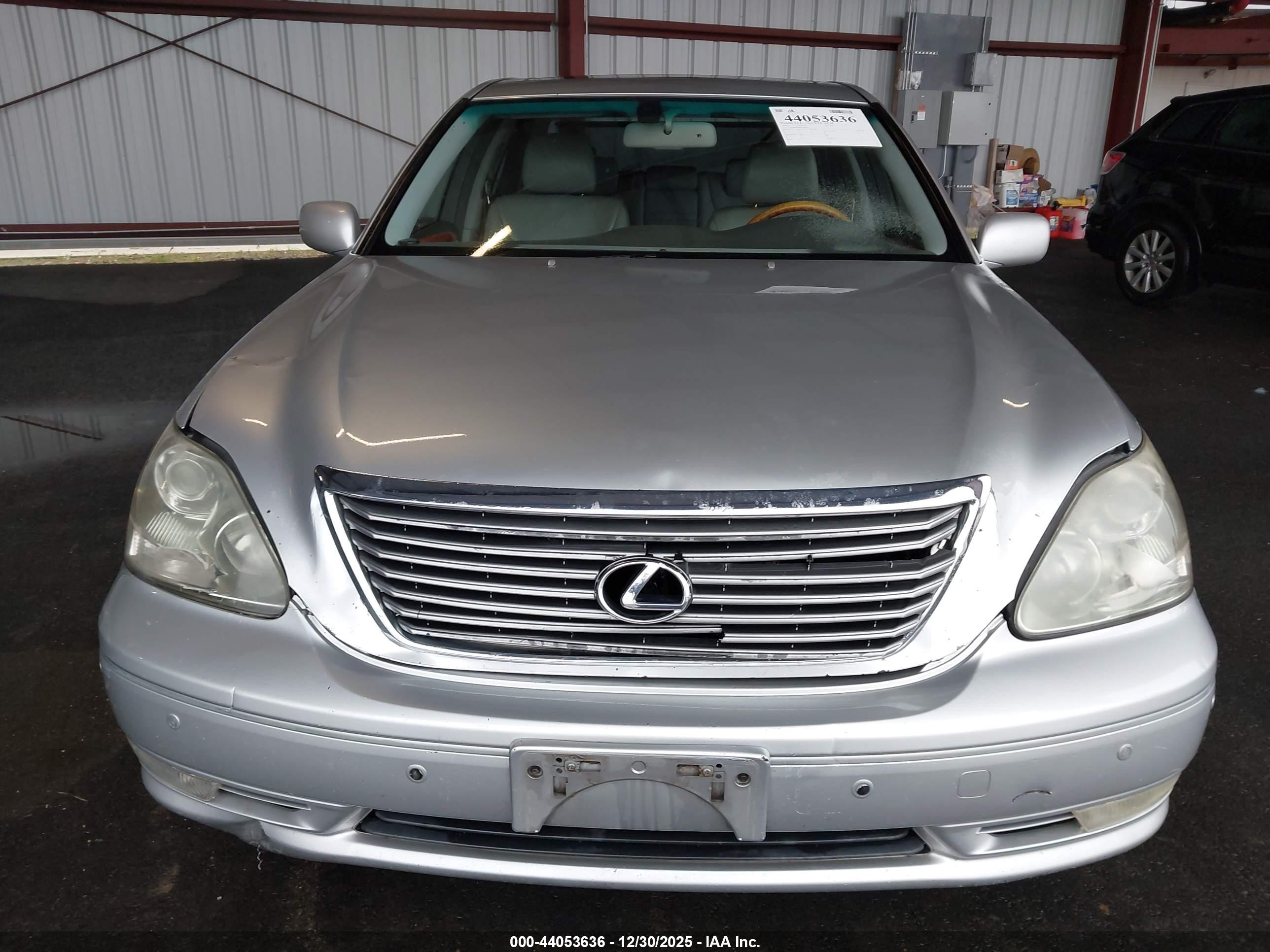 LEXUS LS image 6