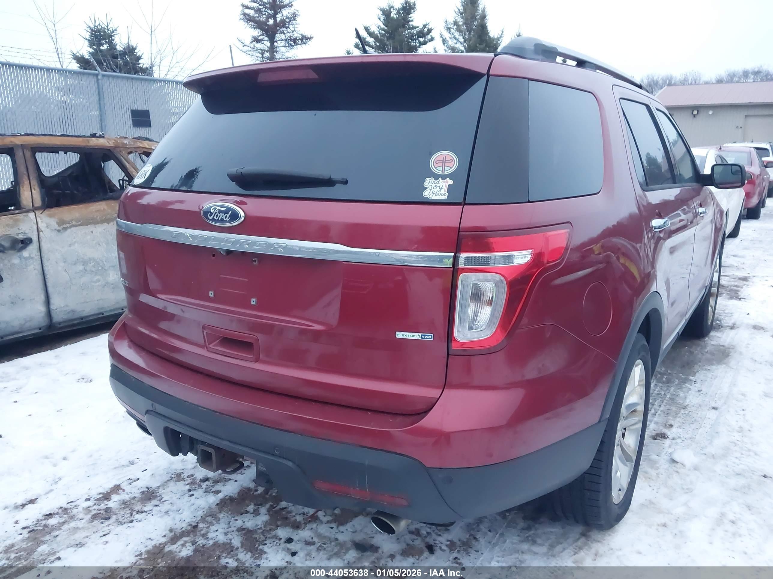 FORD EXPLORER image 4