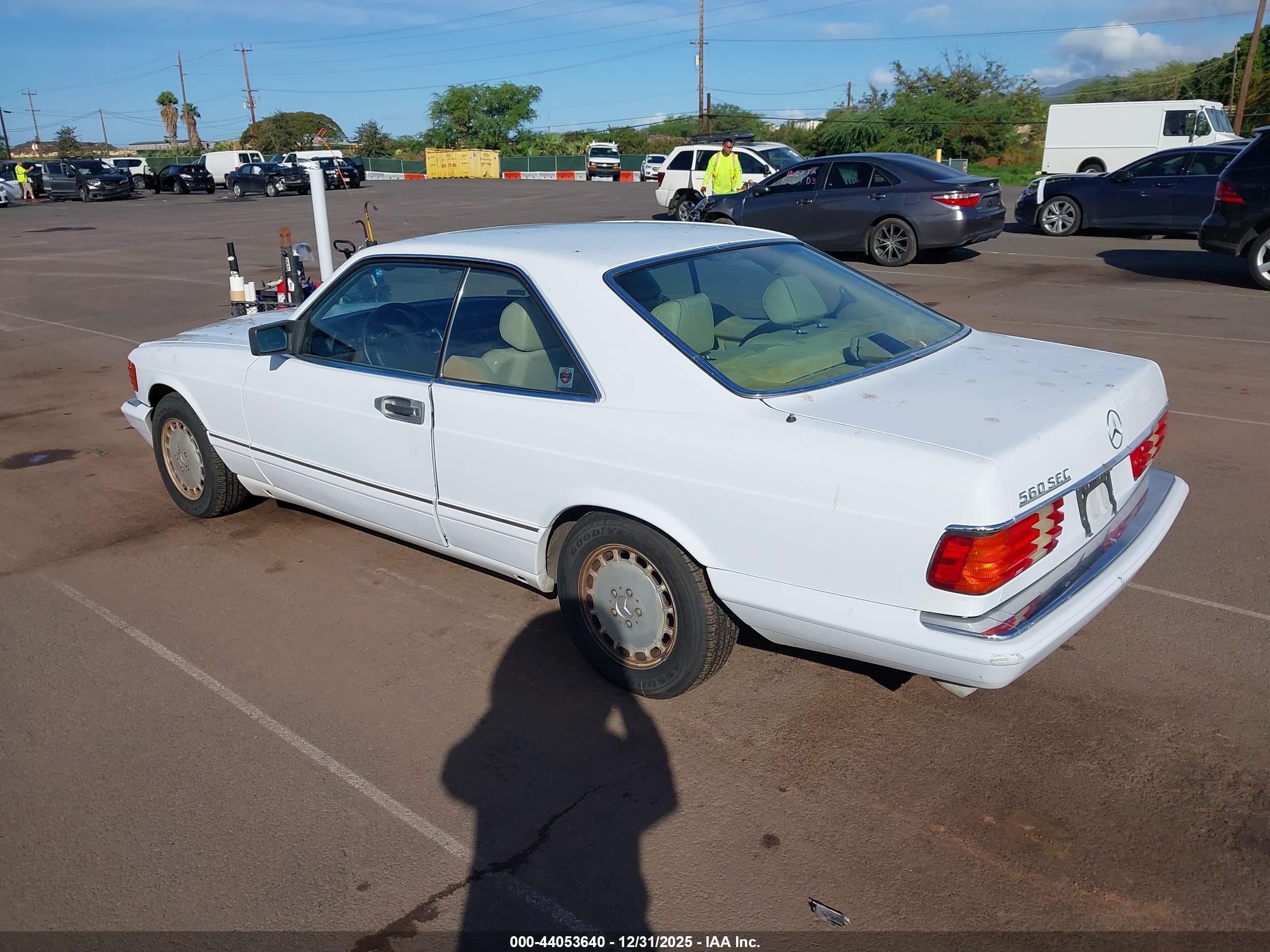 MERCEDES-BENZ 560 image 3