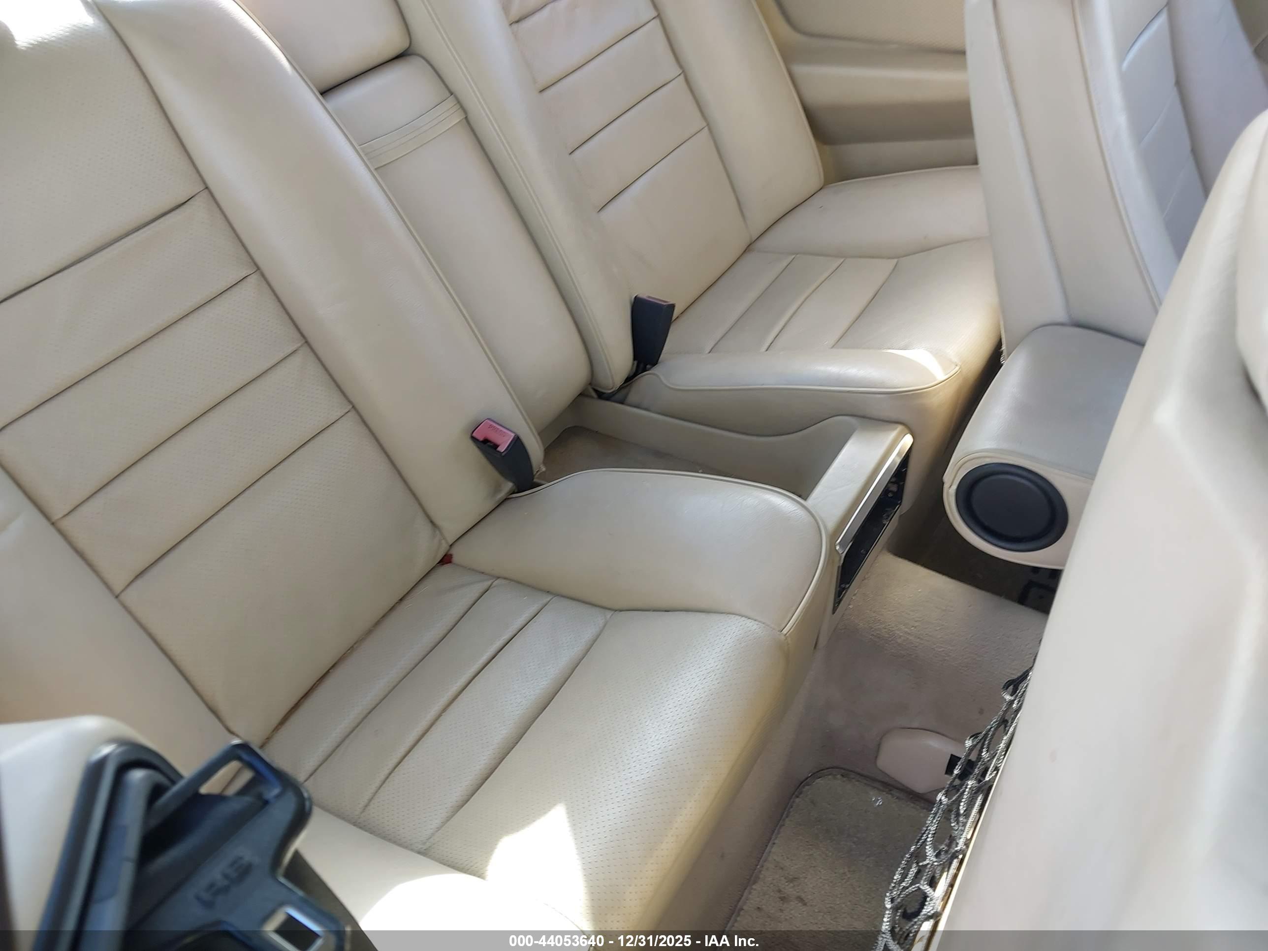 MERCEDES-BENZ 560 image 8