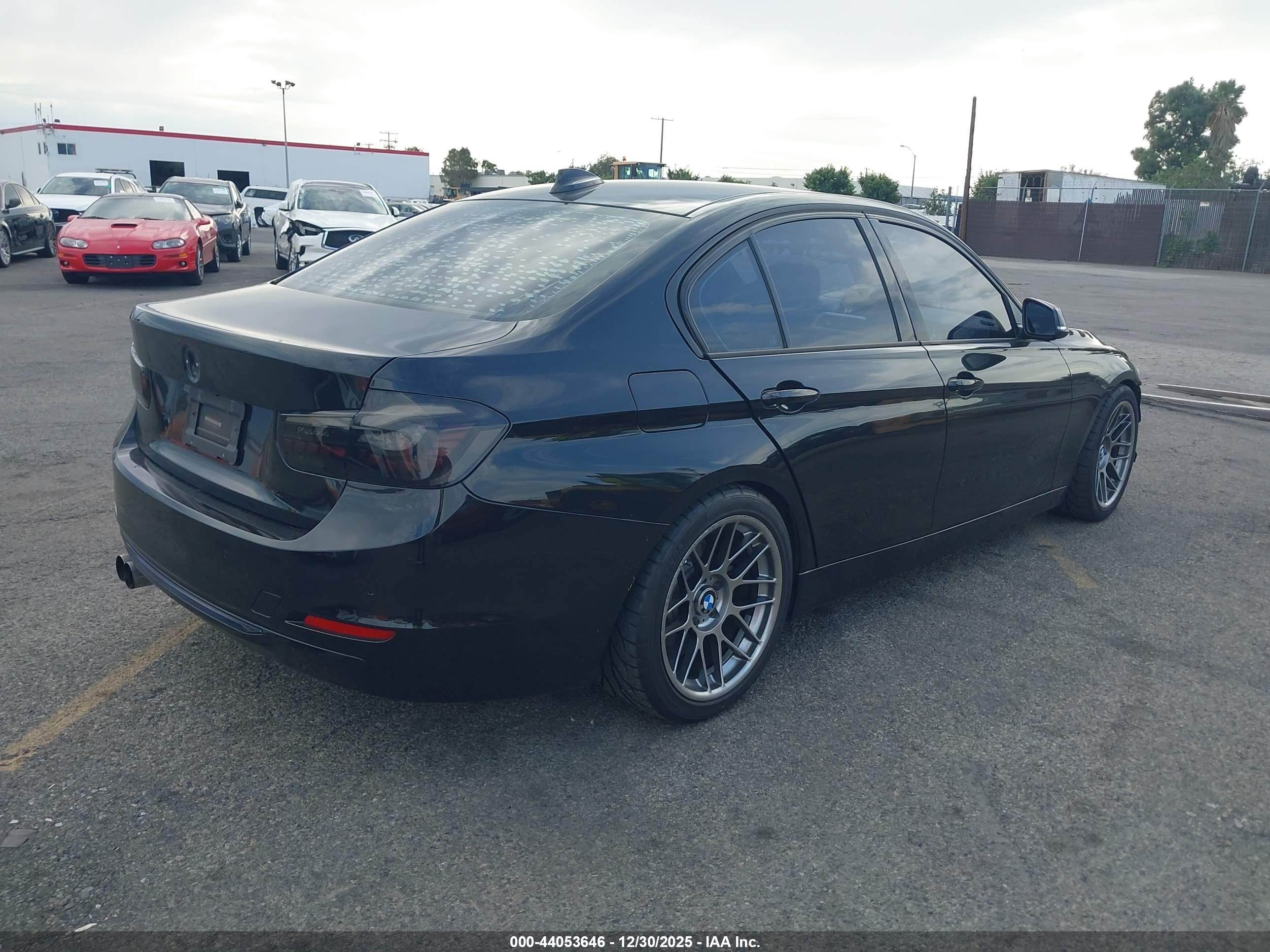BMW 328I image 4