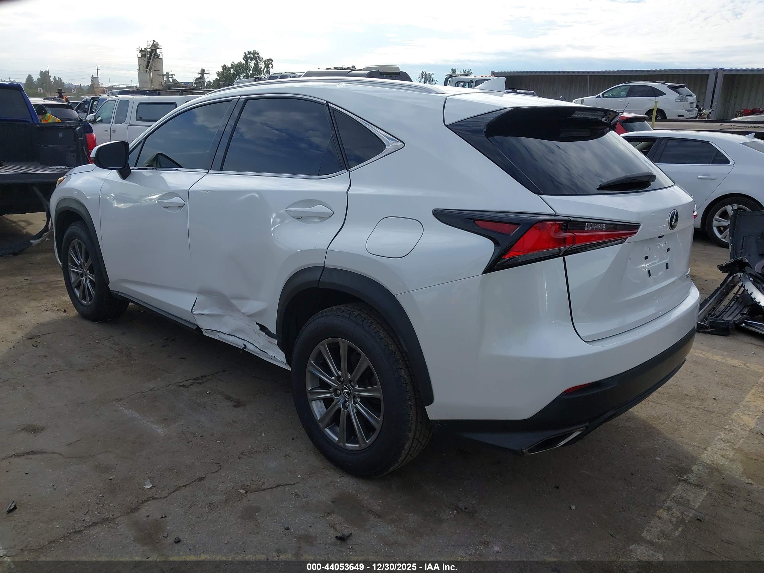 LEXUS NX image 3