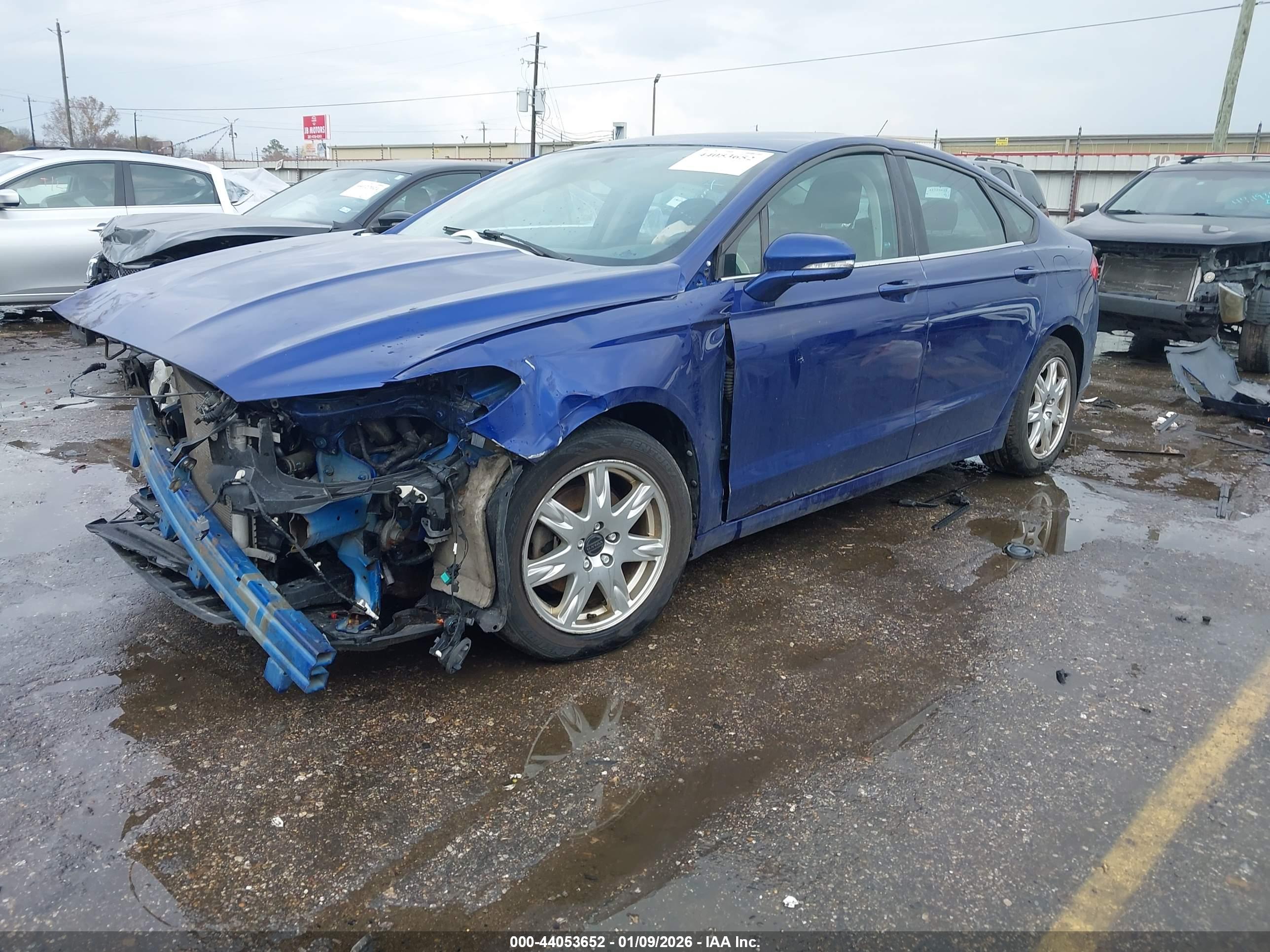 FORD FUSION image 2