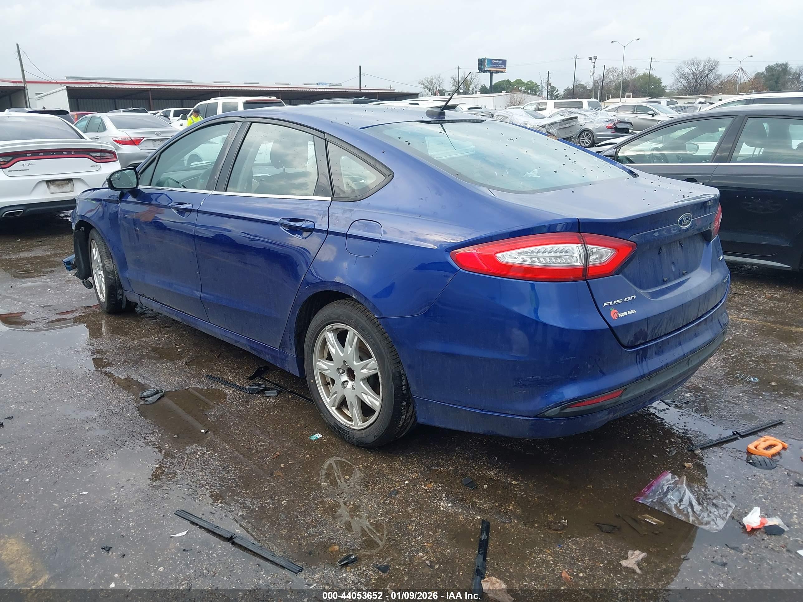 FORD FUSION image 3