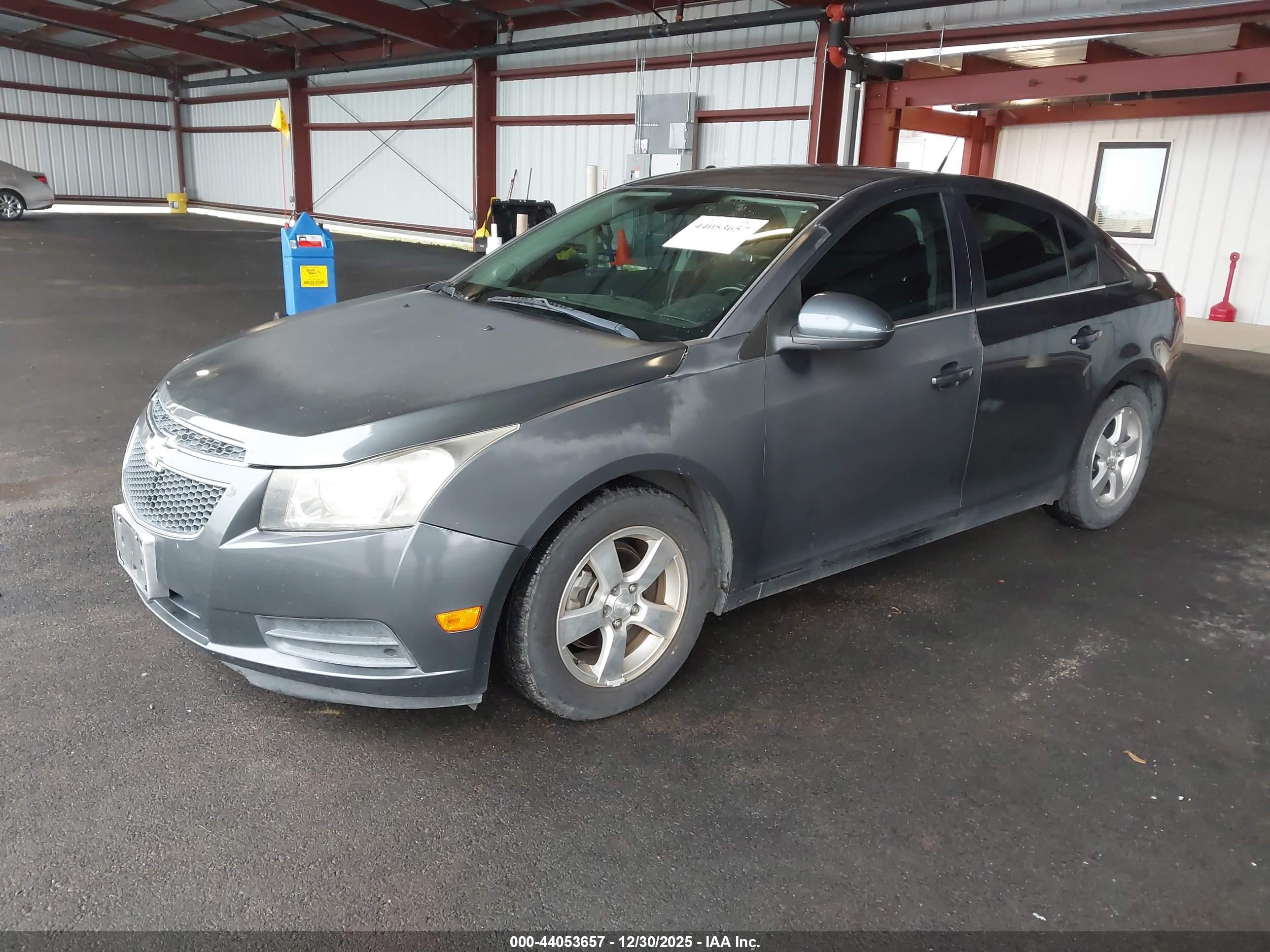 CHEVROLET CRUZE image 2