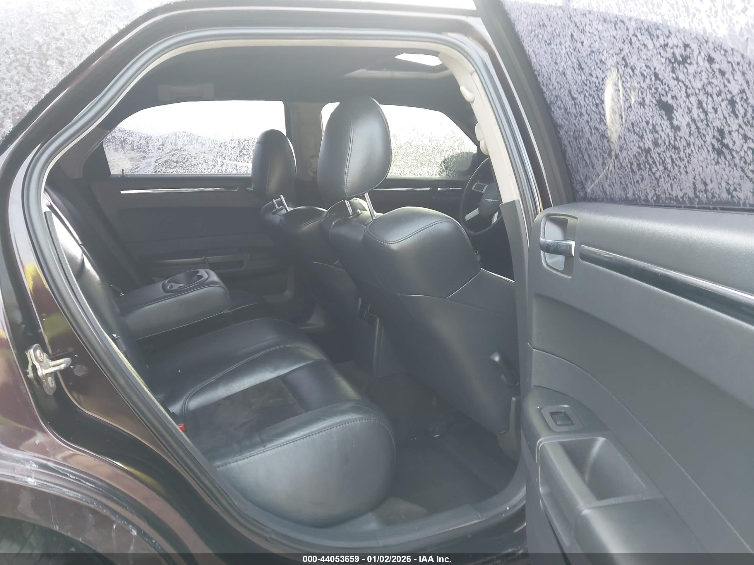 CHRYSLER 300C image 8