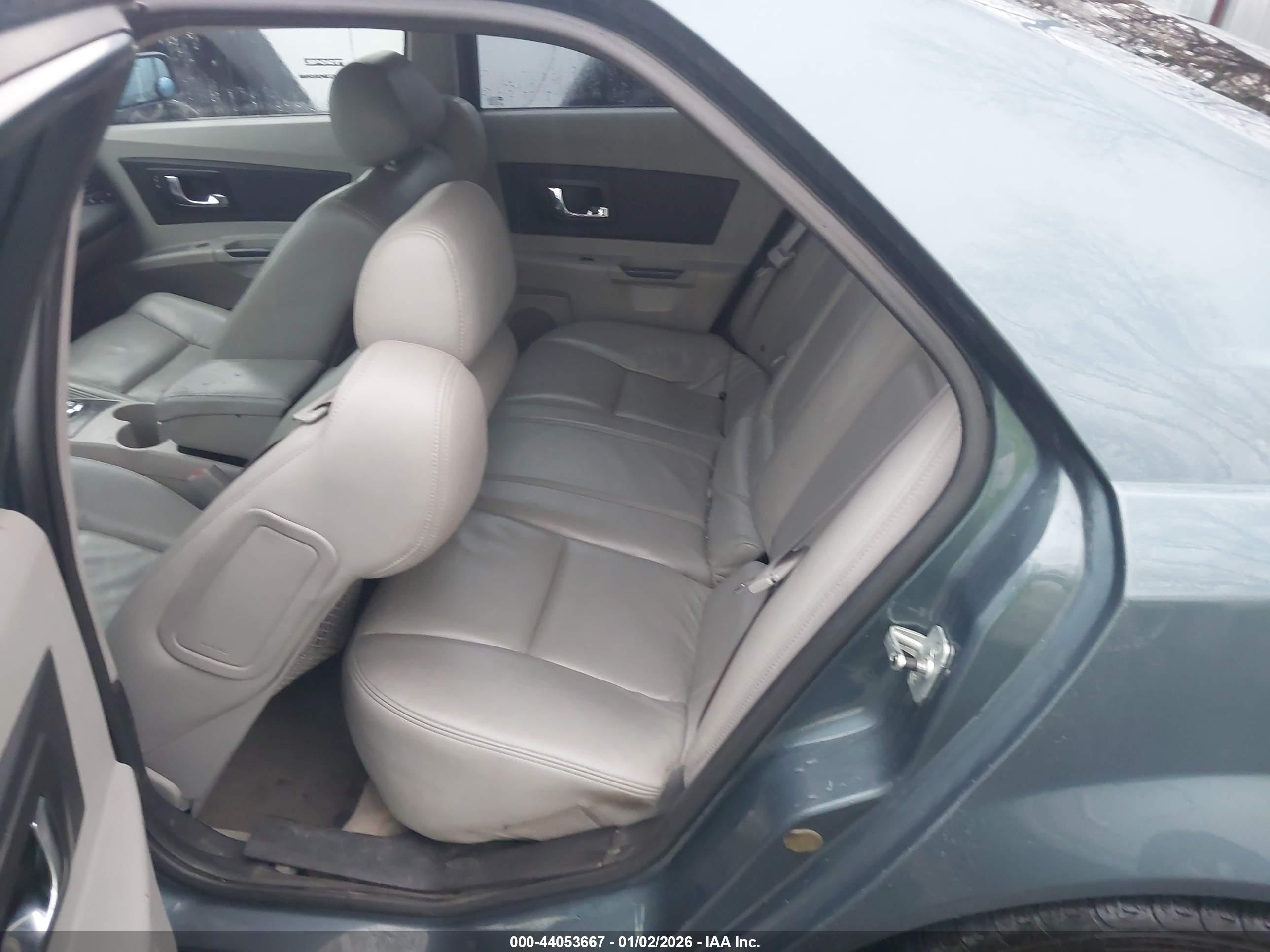CADILLAC CTS image 8