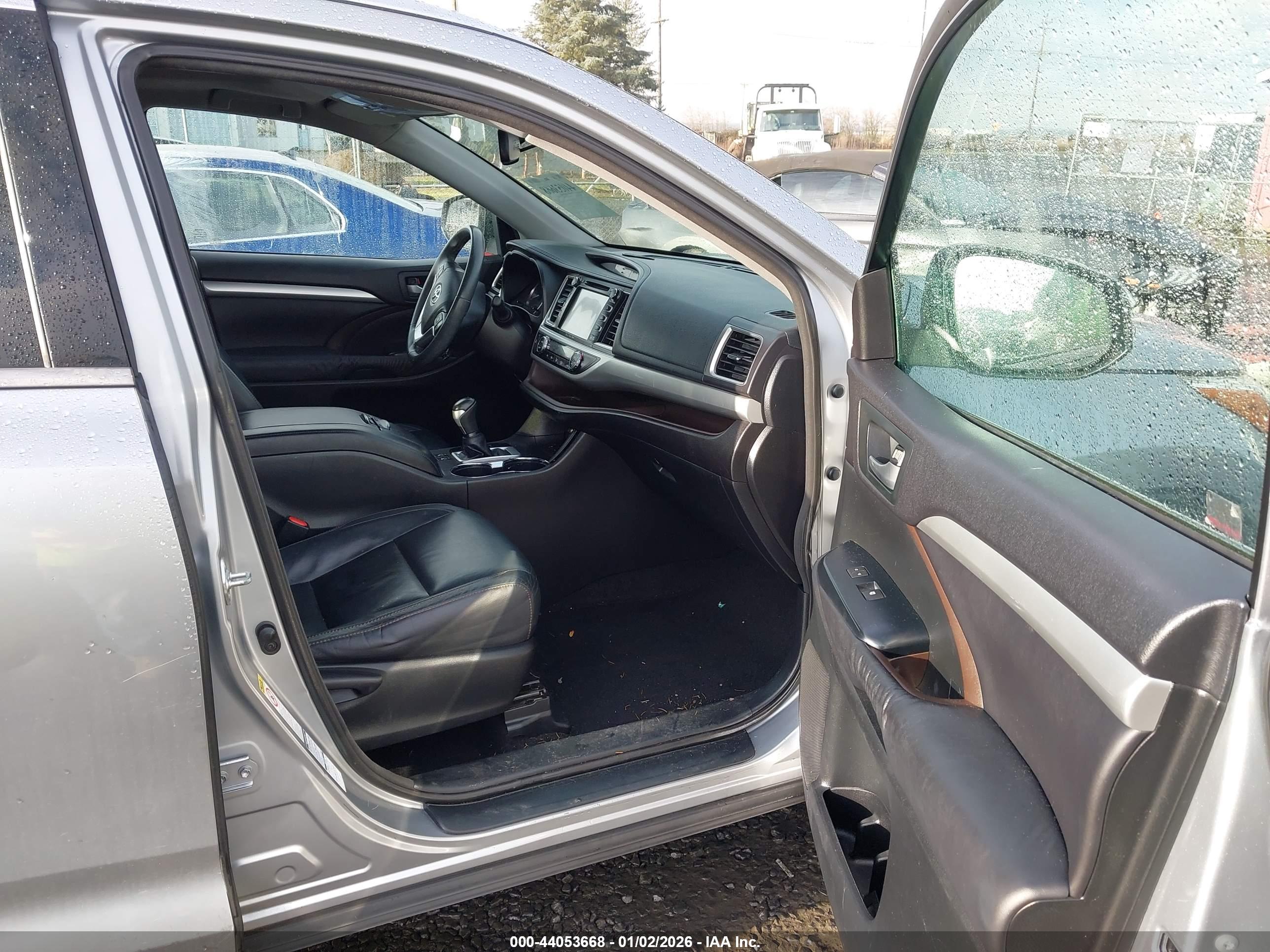 TOYOTA HIGHLANDER image 5