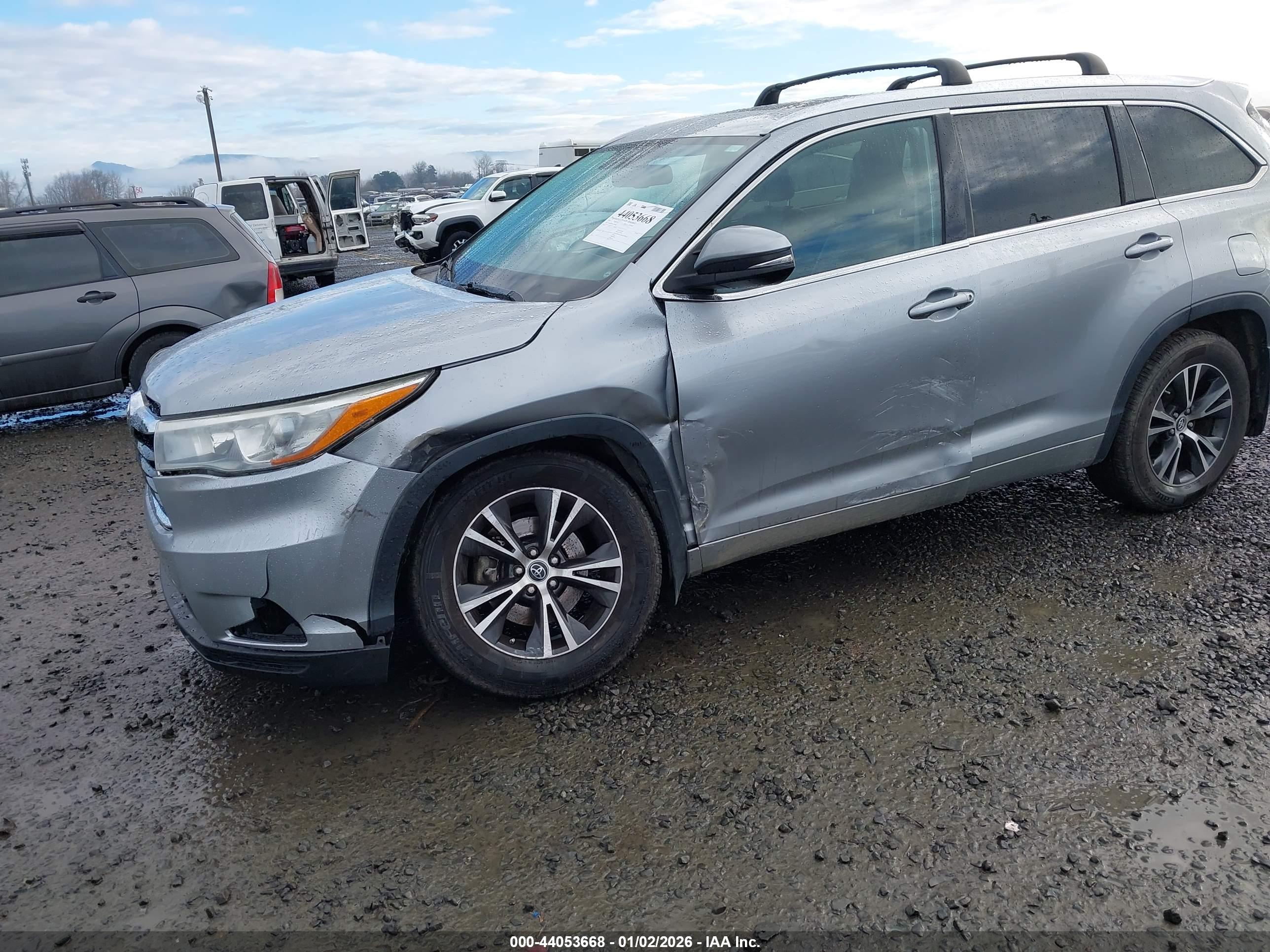 TOYOTA HIGHLANDER image 6