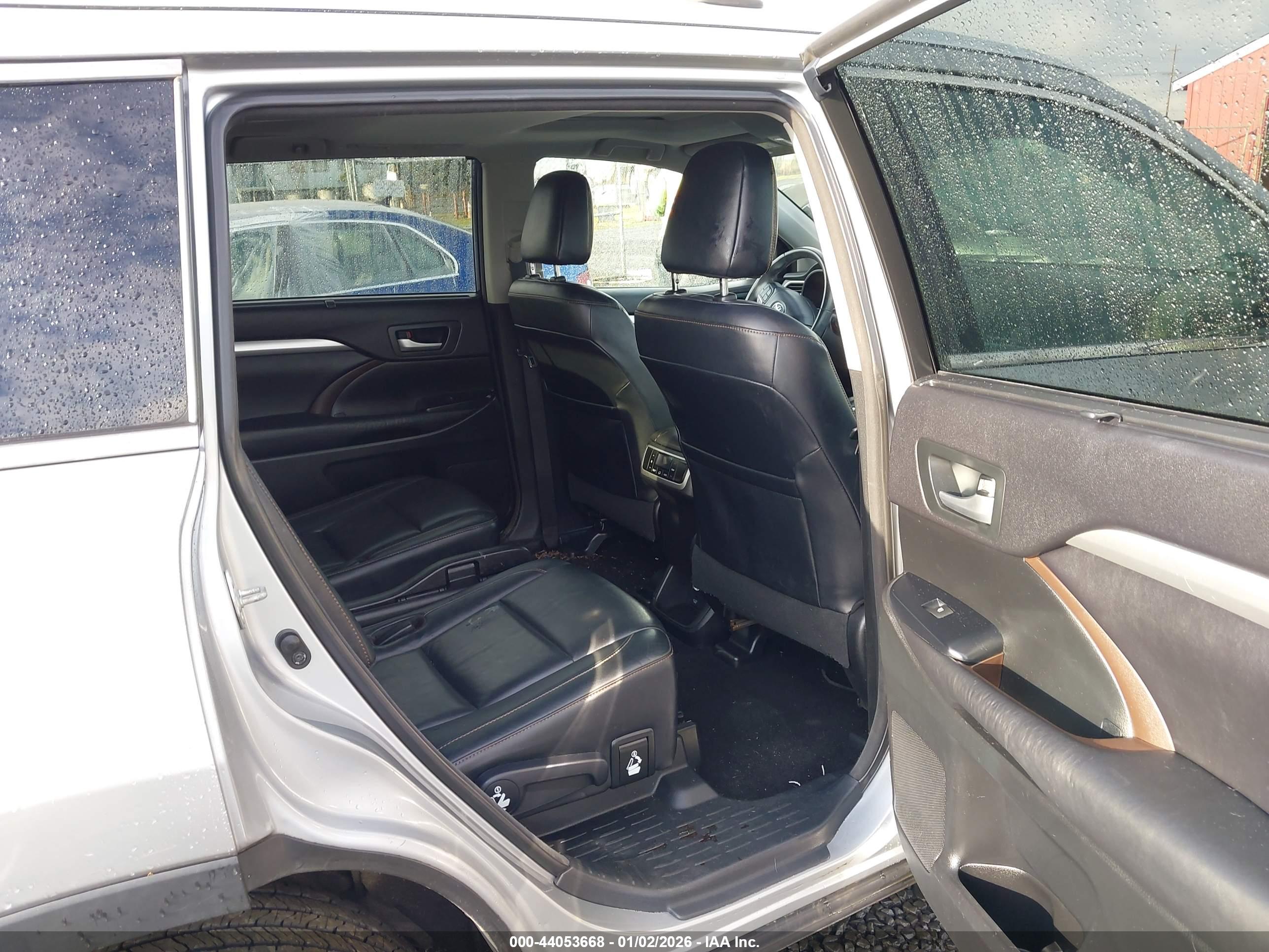 TOYOTA HIGHLANDER image 8