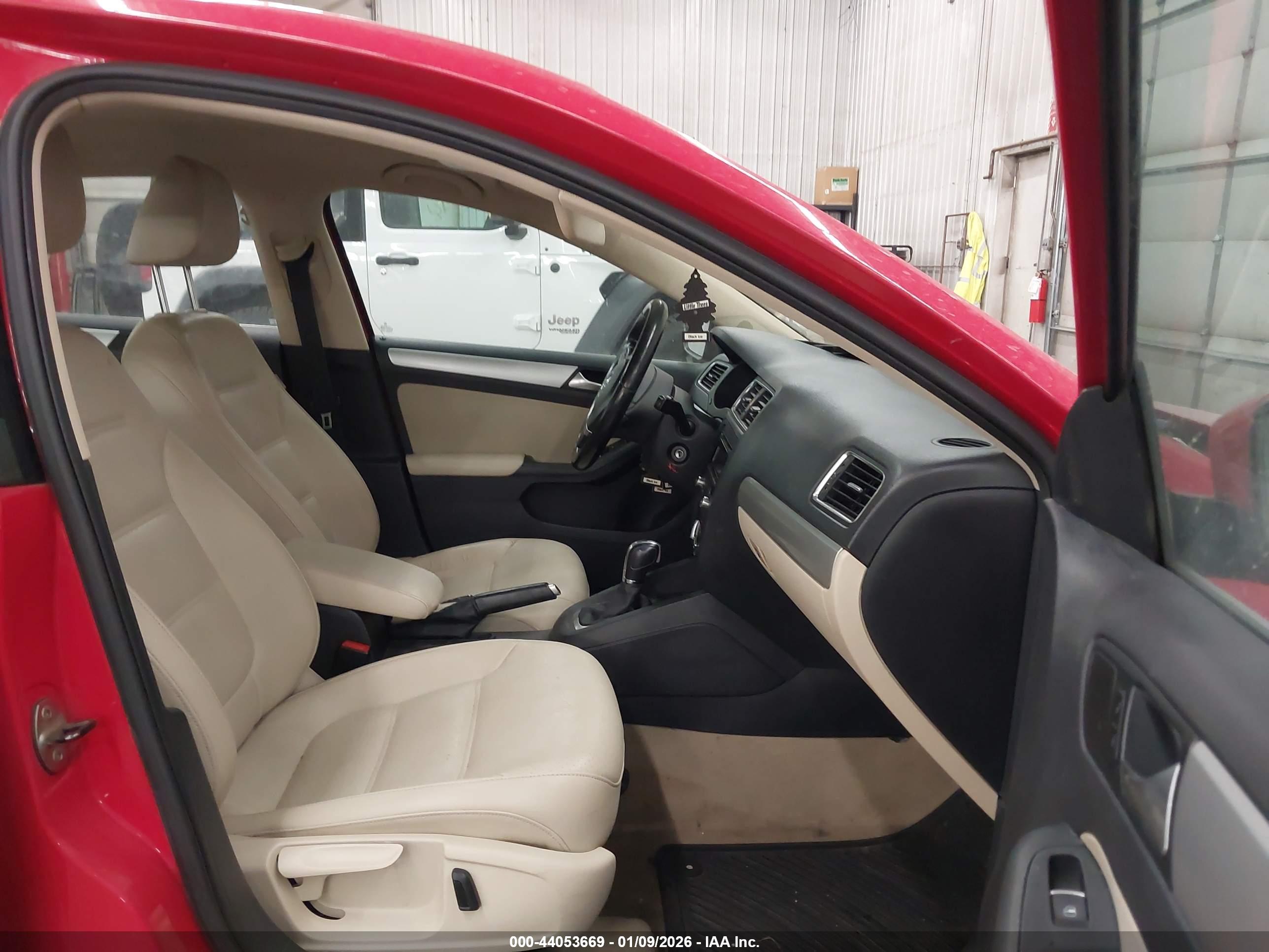 VOLKSWAGEN JETTA image 5