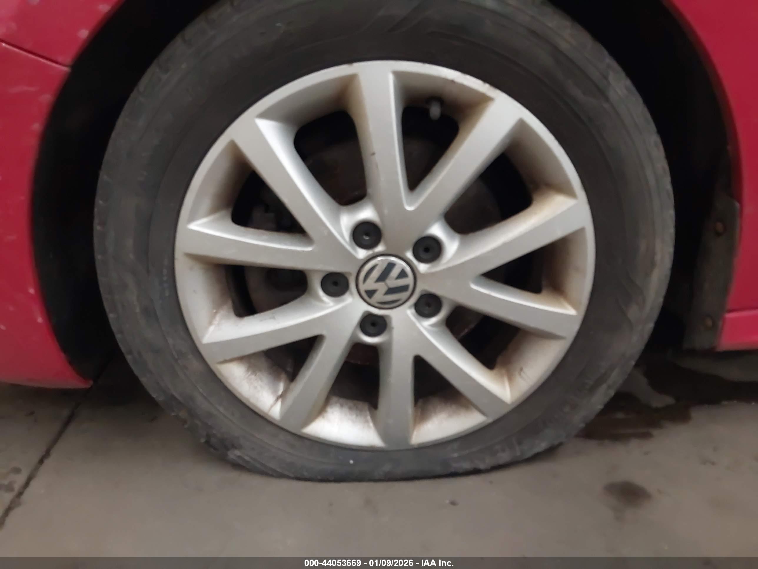 VOLKSWAGEN JETTA image 6