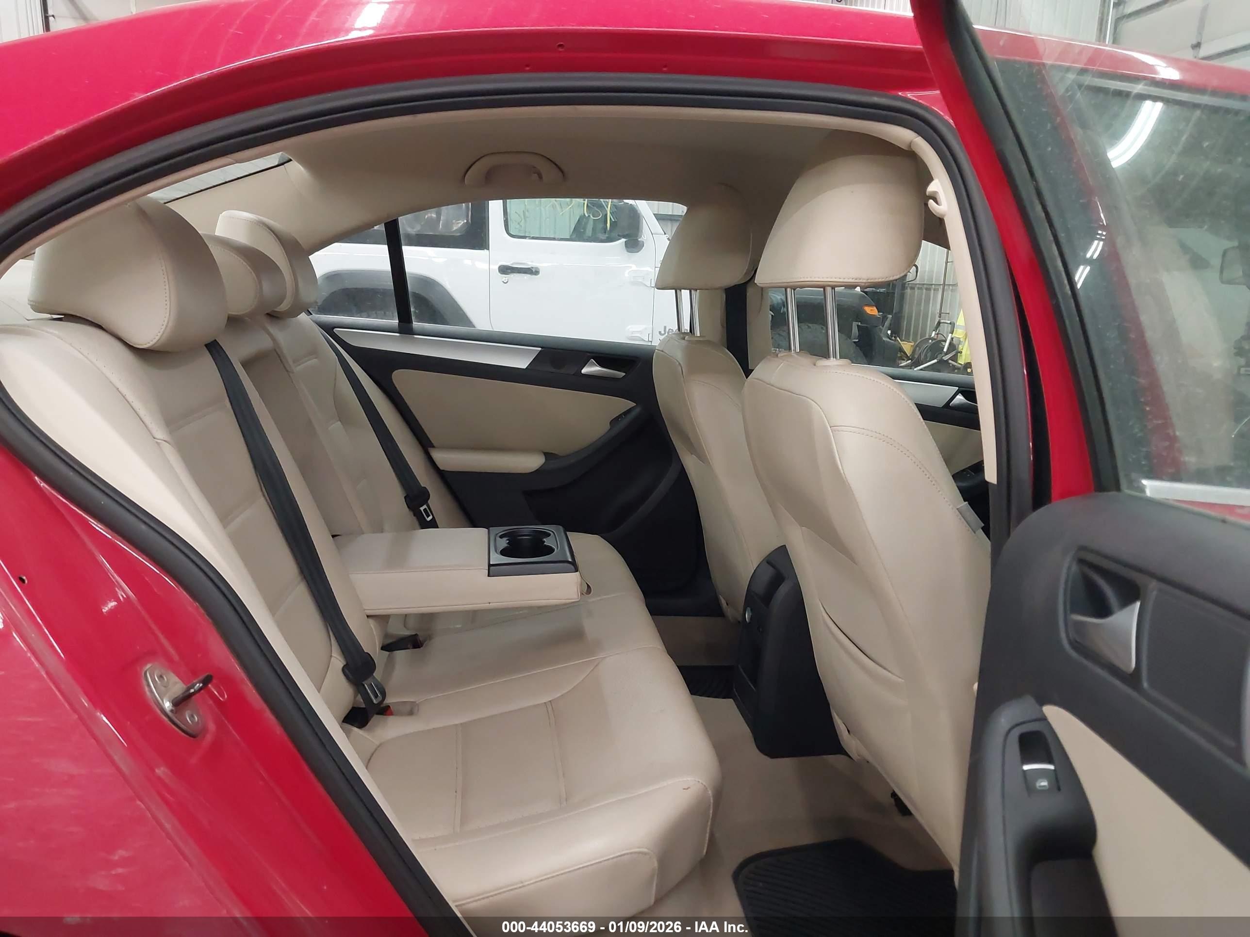 VOLKSWAGEN JETTA image 8