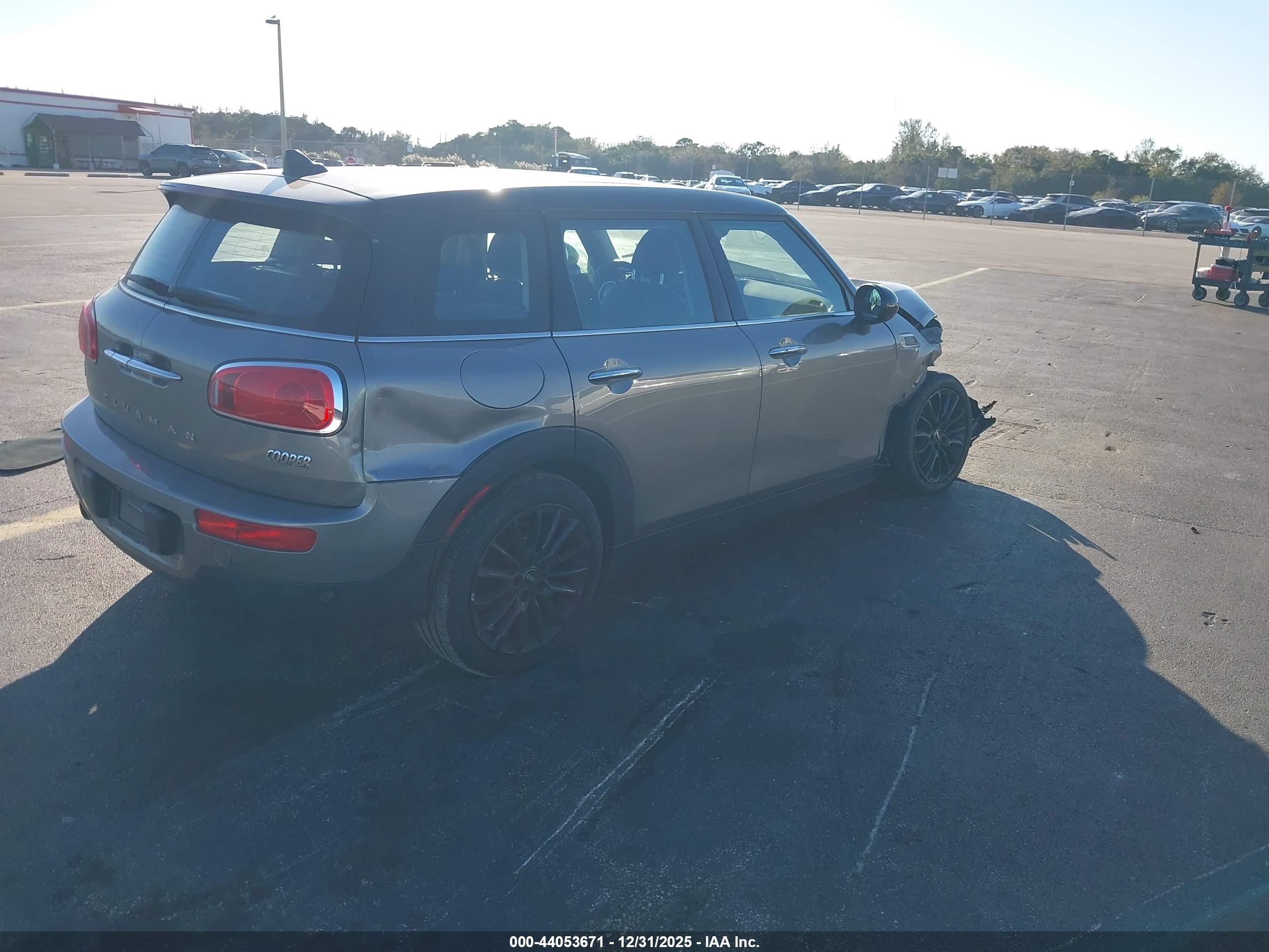 MINI CLUBMAN image 4