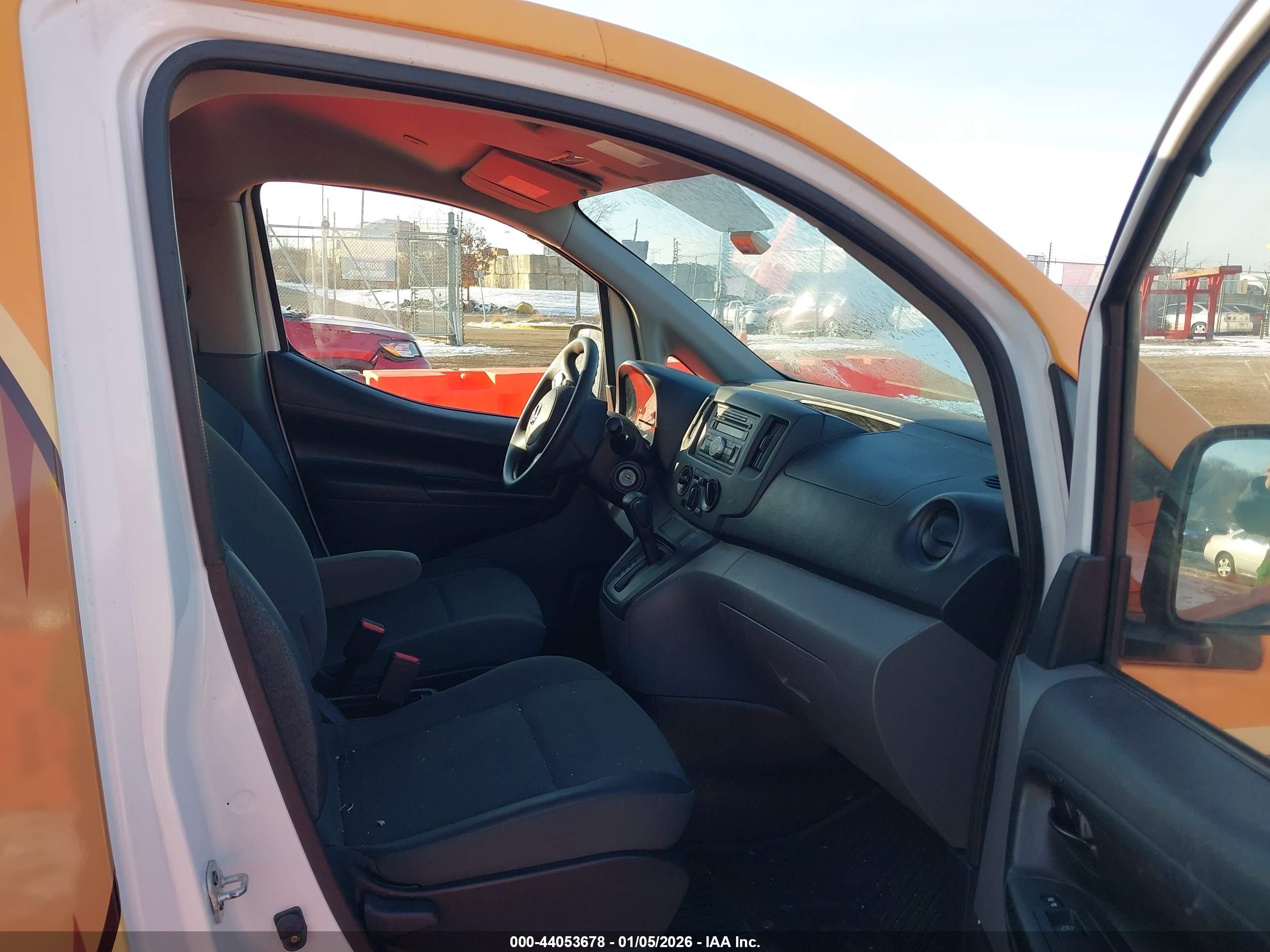 NISSAN NV200 image 5