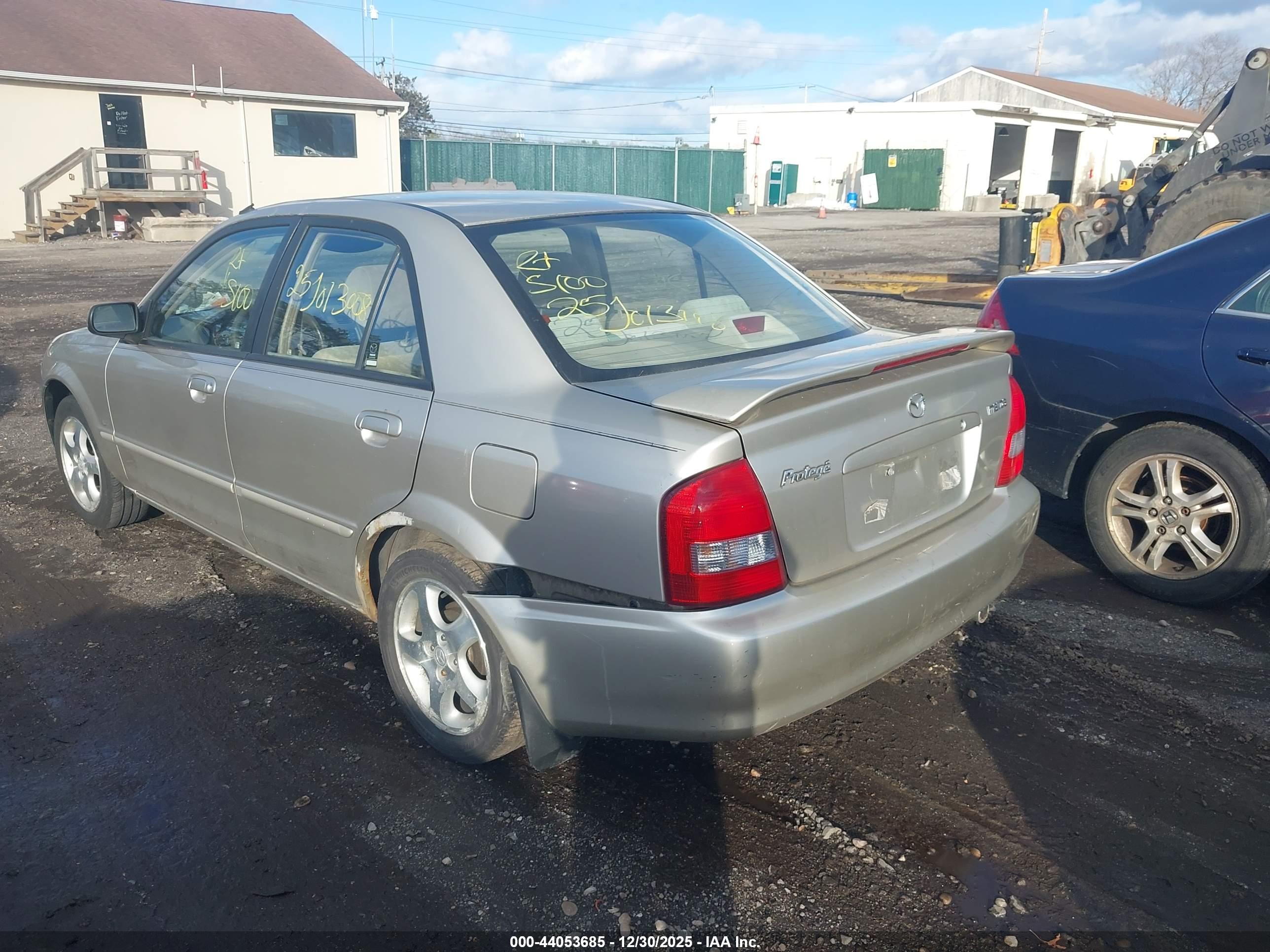 MAZDA PROTEGE image 3