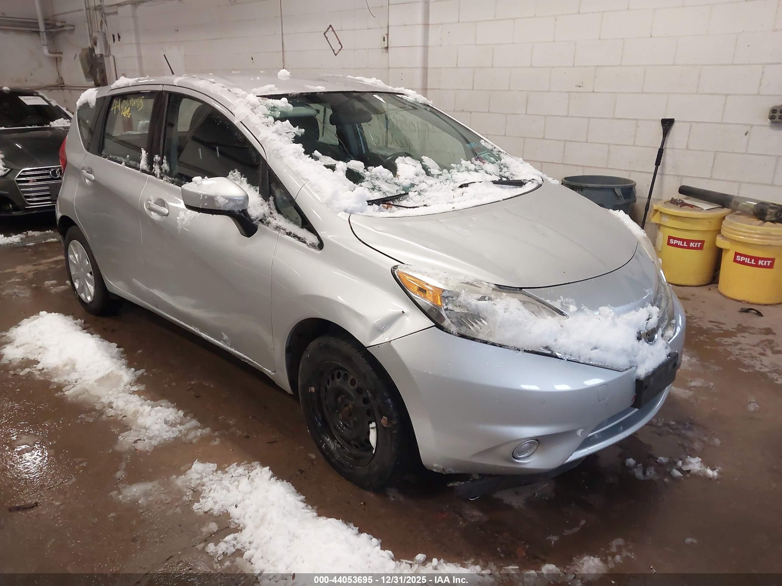 NISSAN VERSA image 6