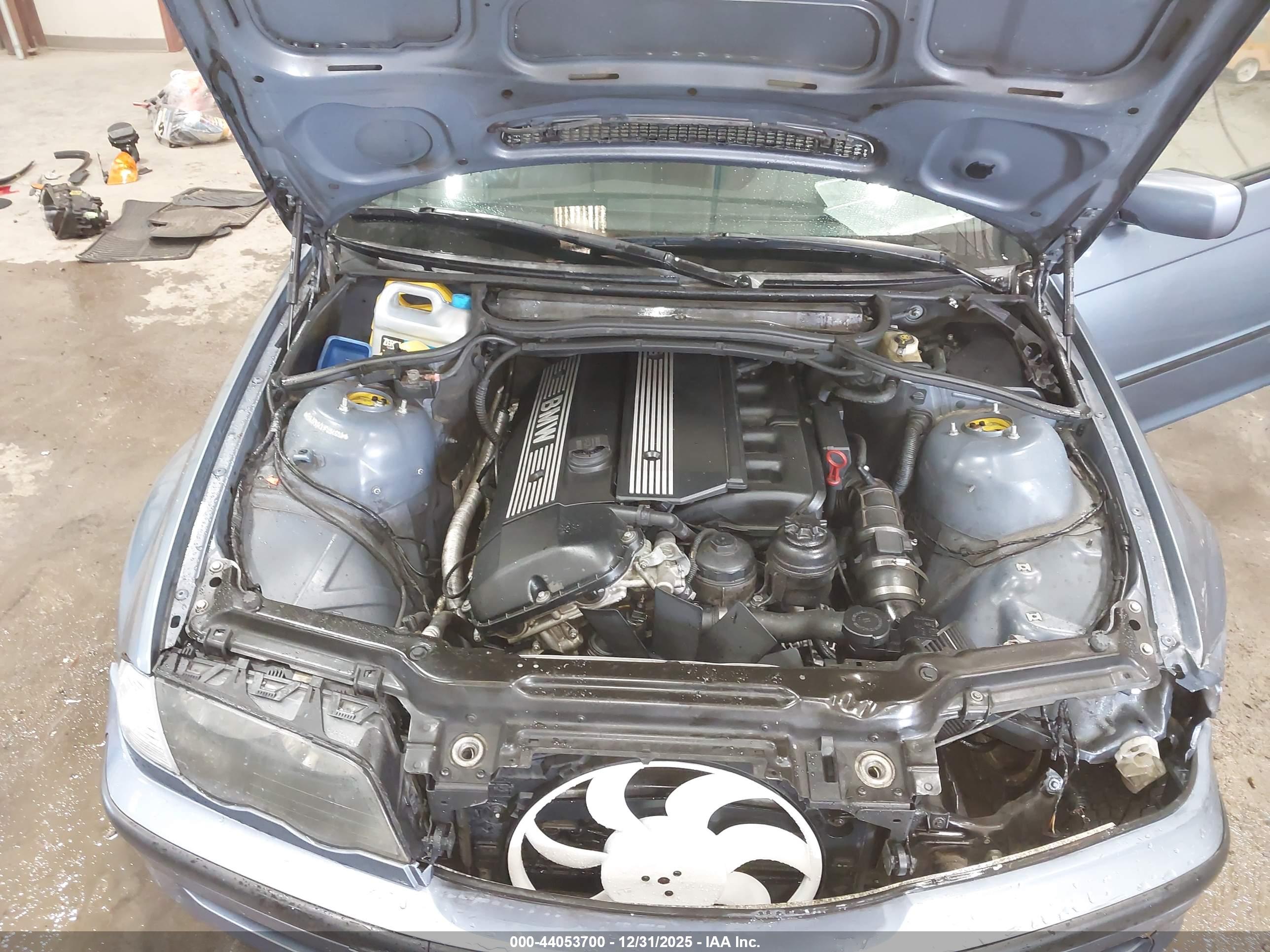 BMW 325I image 10