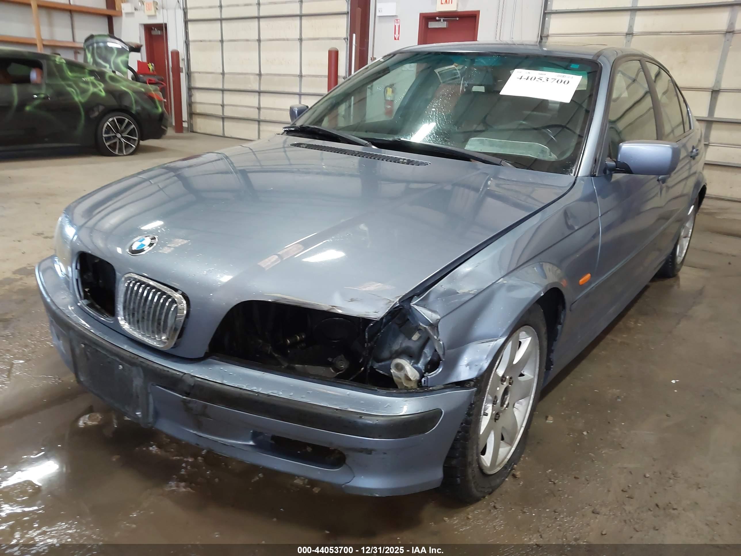 BMW 325I image 6