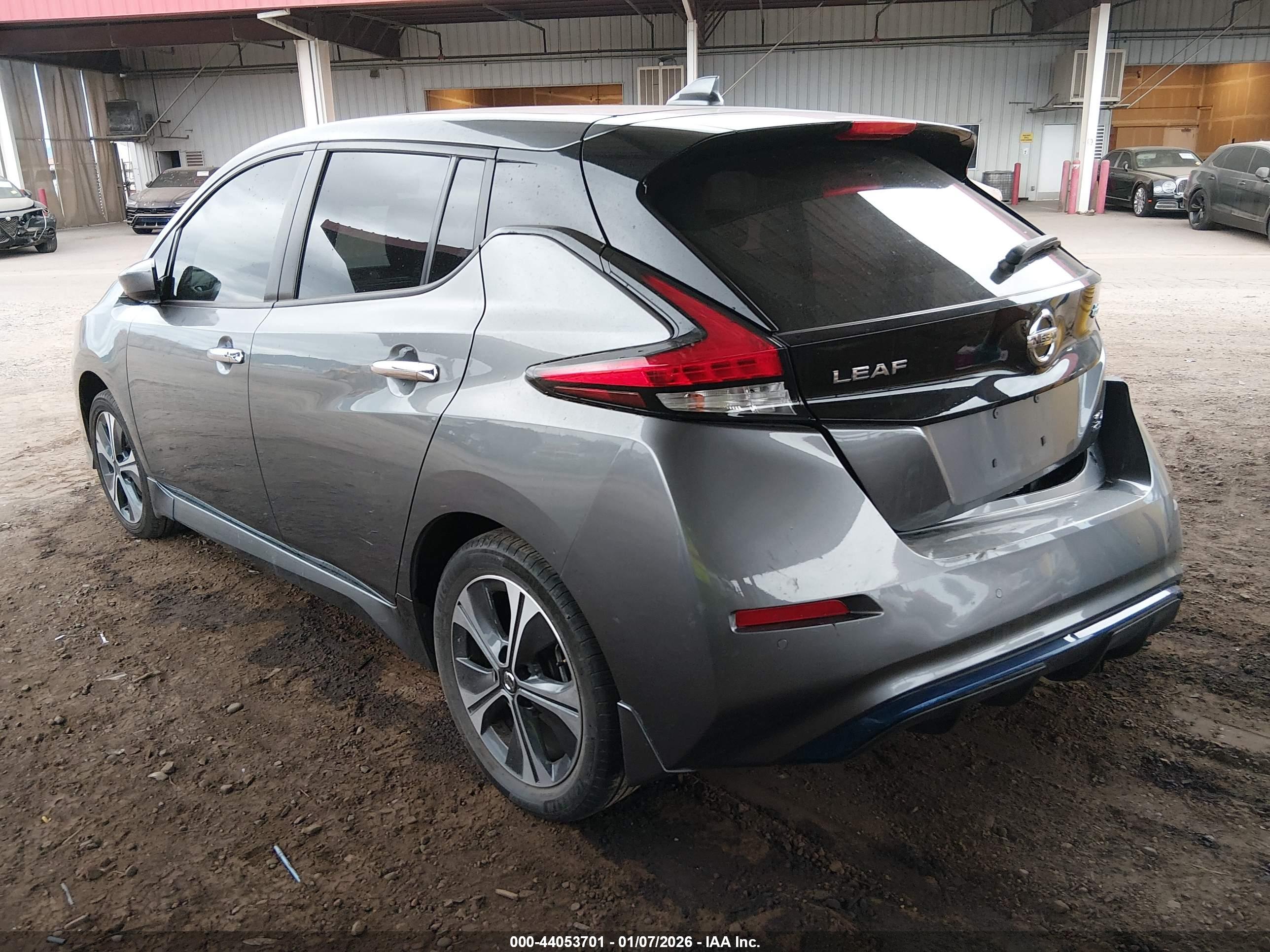 NISSAN LEAF image 3