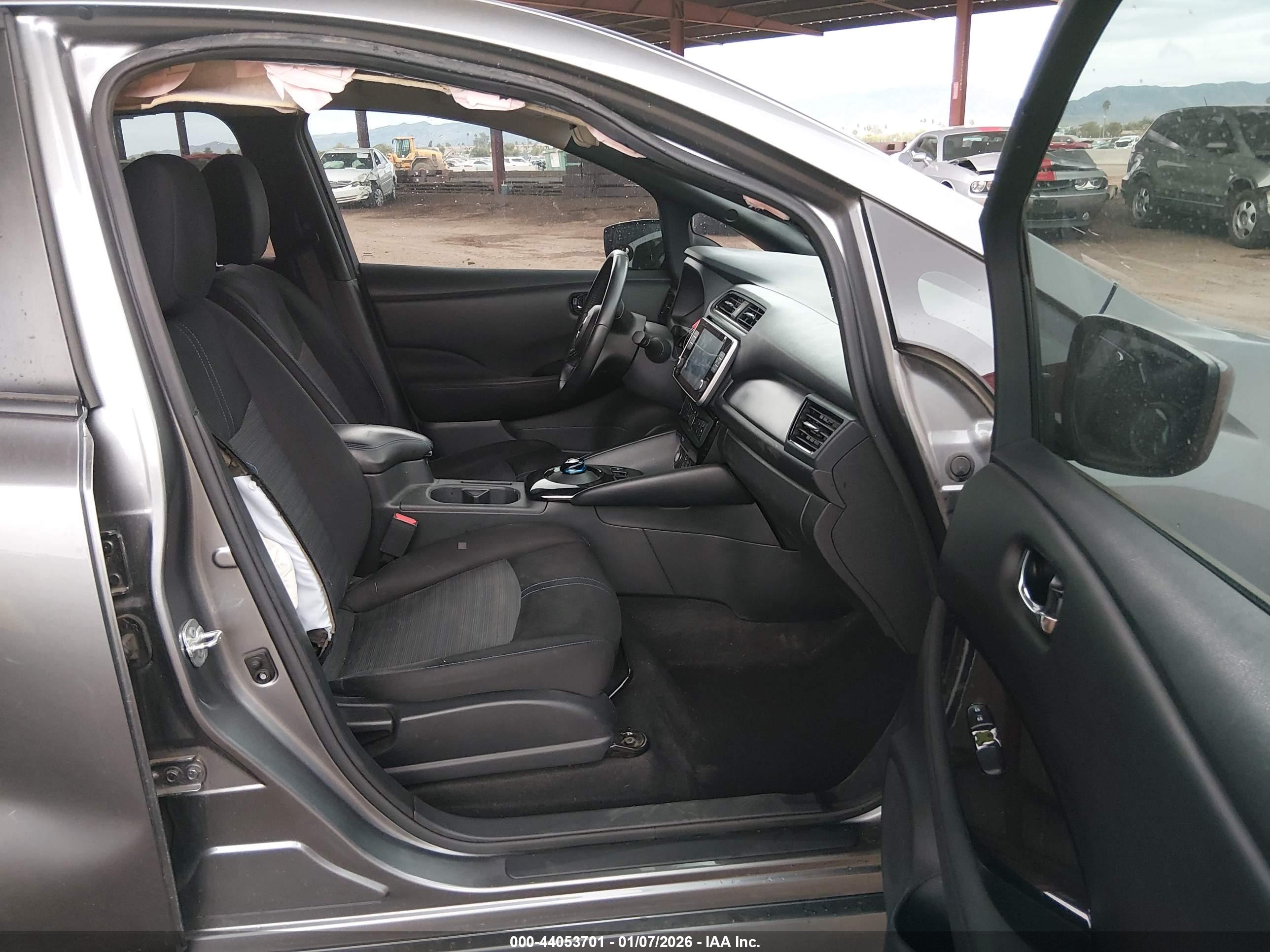 NISSAN LEAF image 5