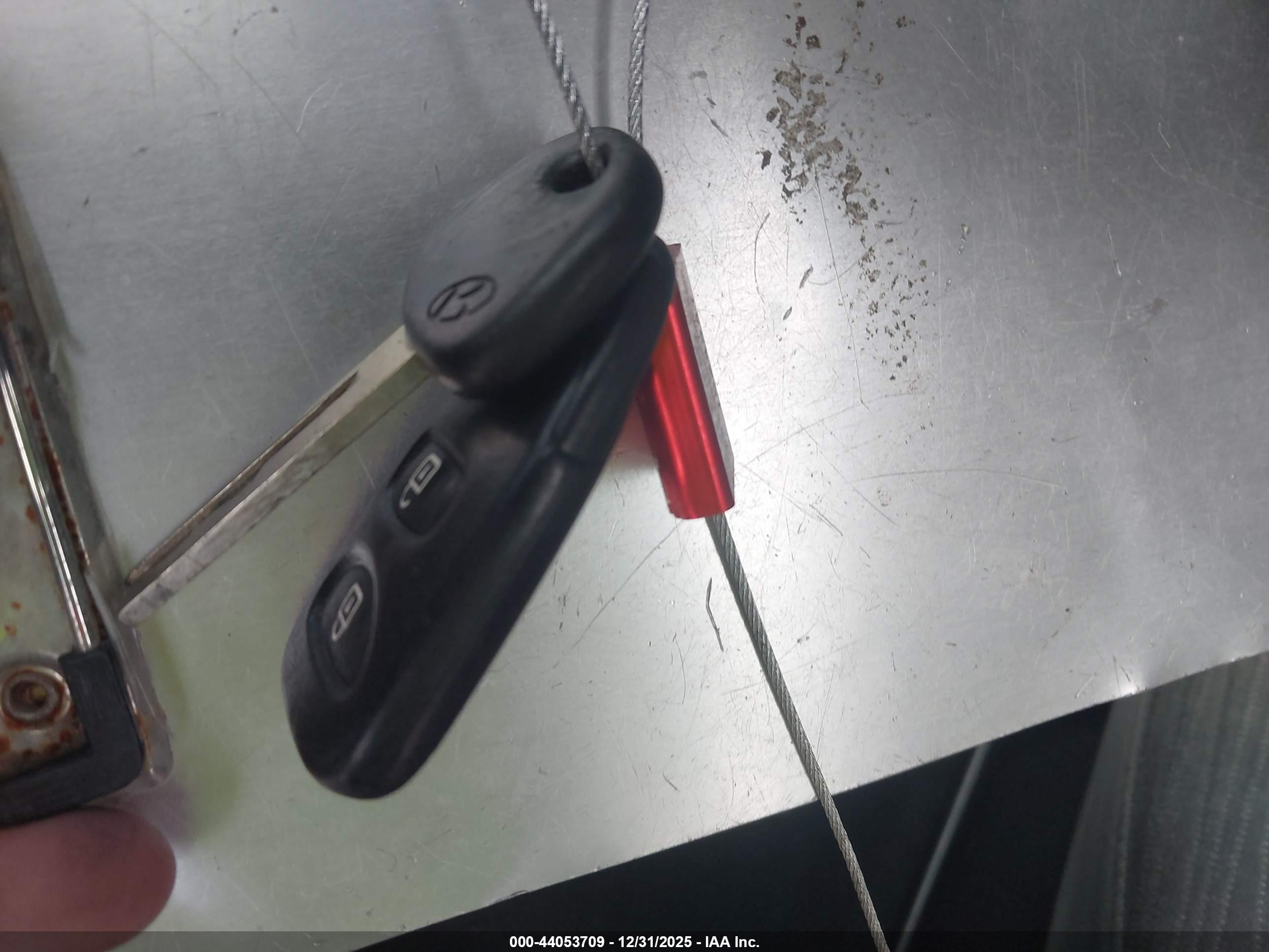HYUNDAI ACCENT image 11
